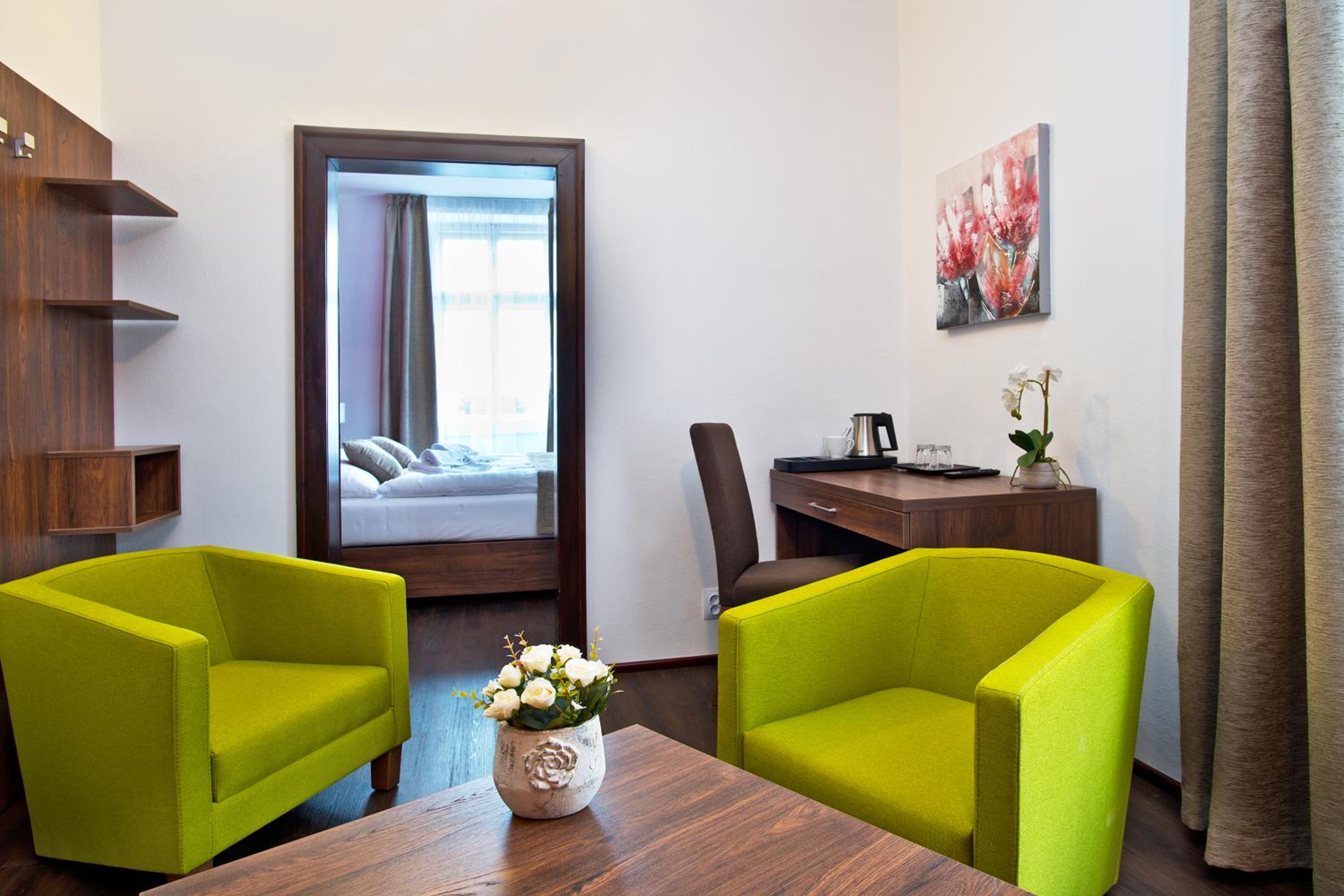 Large Double or Twin Room photo 2