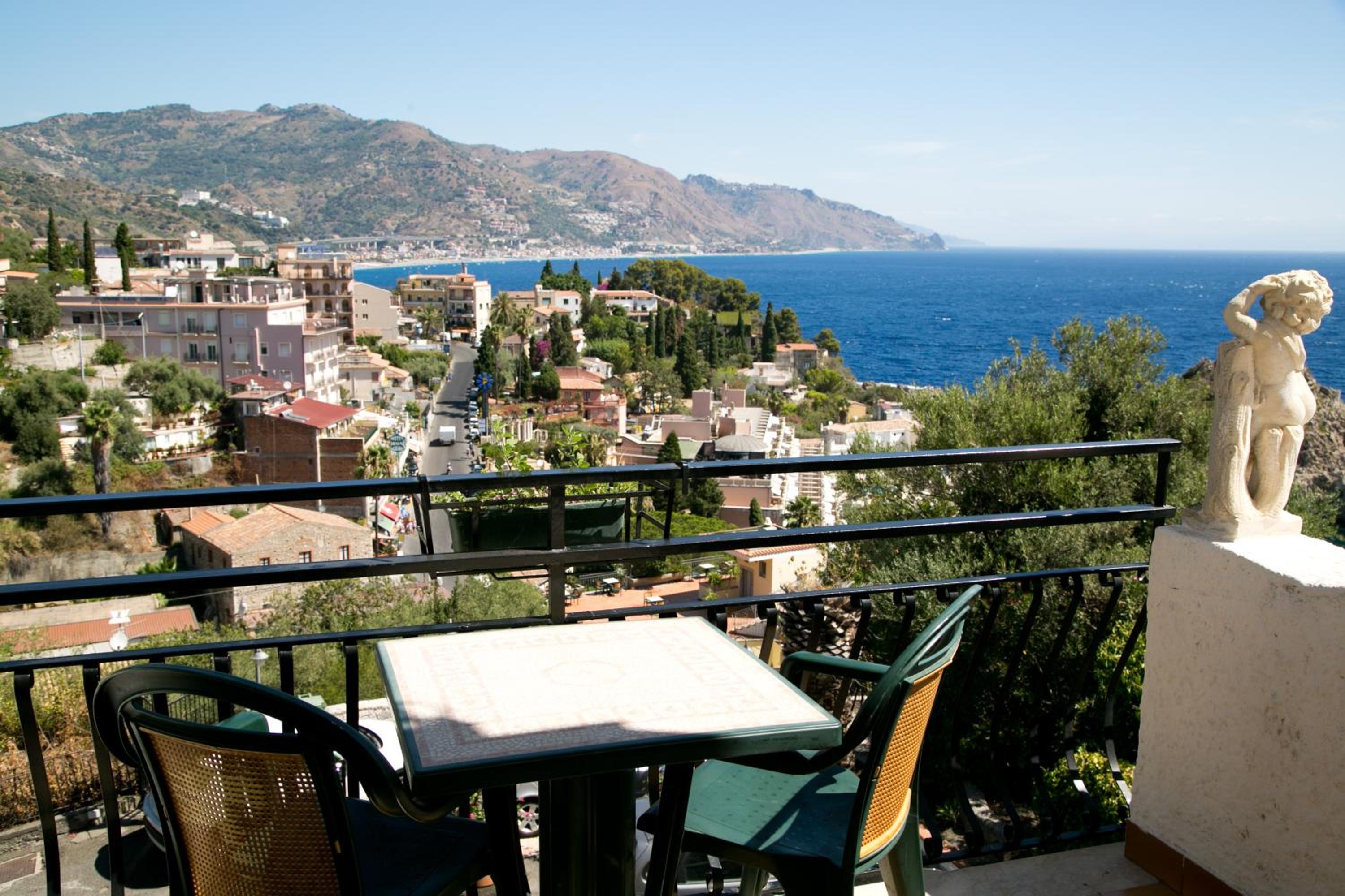 Single Room With Sea View photo 3