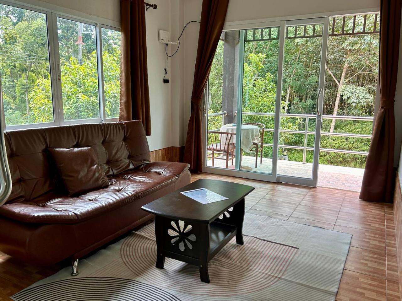 One-Bedroom House photo 2