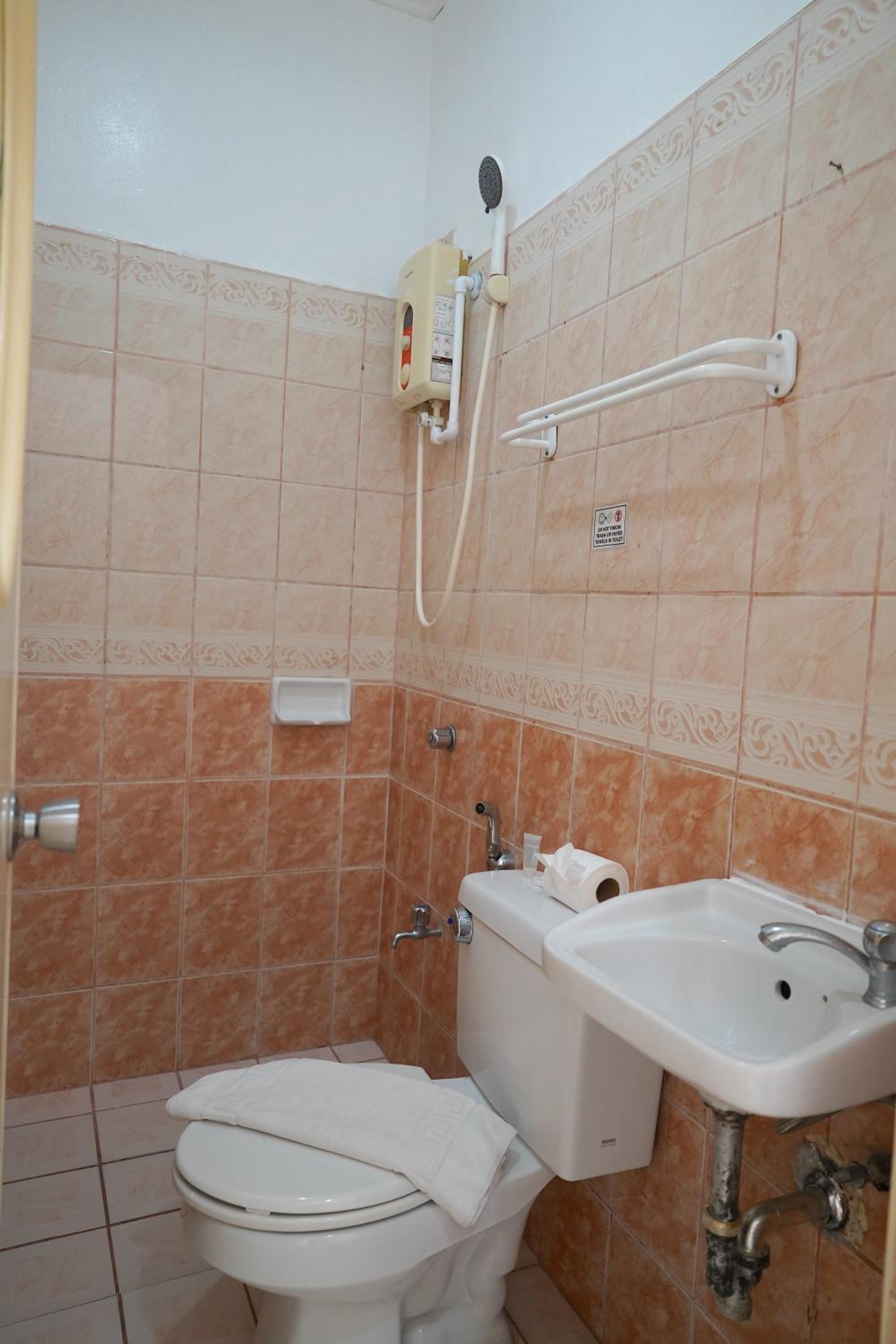 Superior Room with Balcony - Photo 4