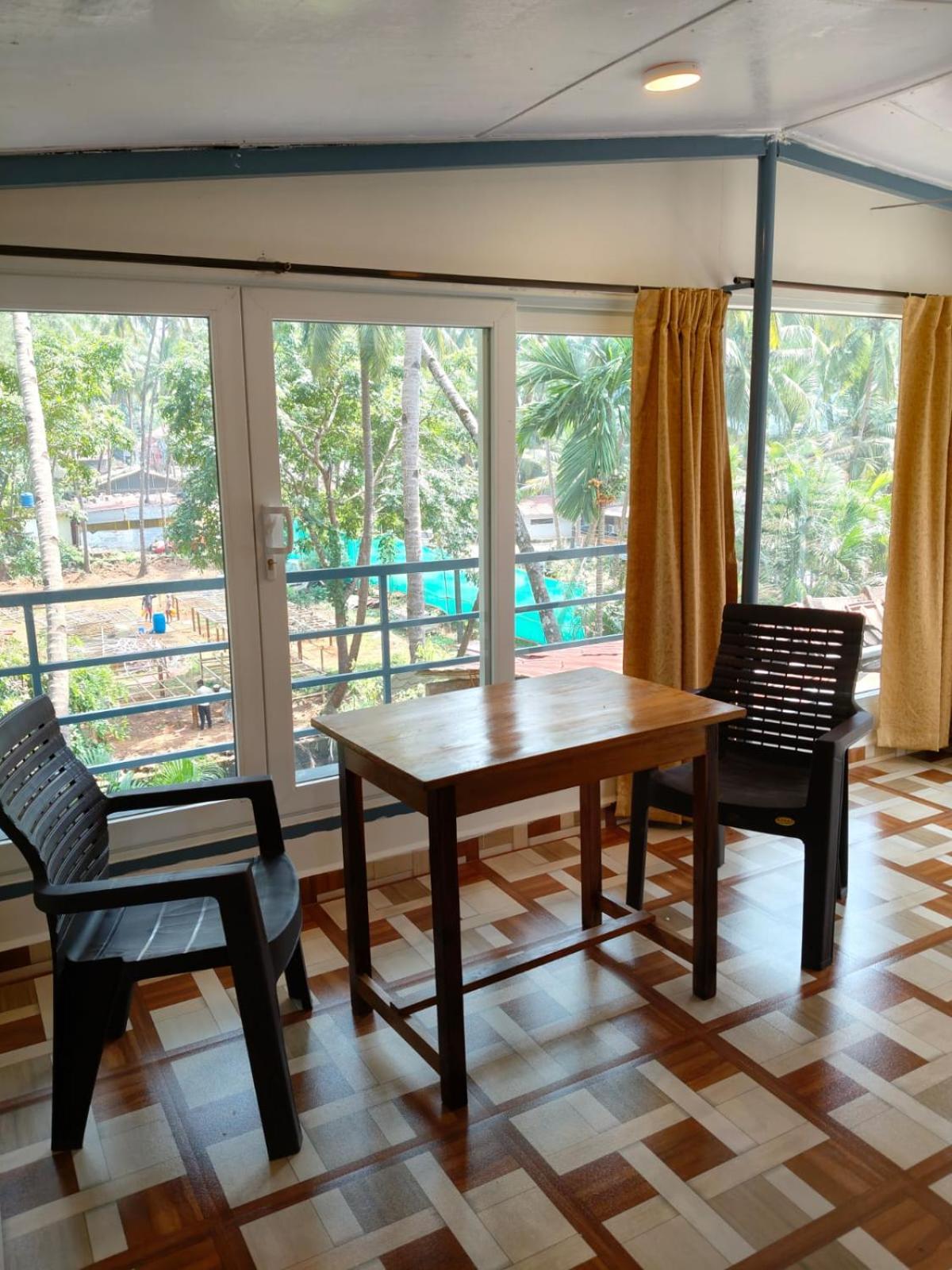 Deluxe Double Room with Balcony photo 2