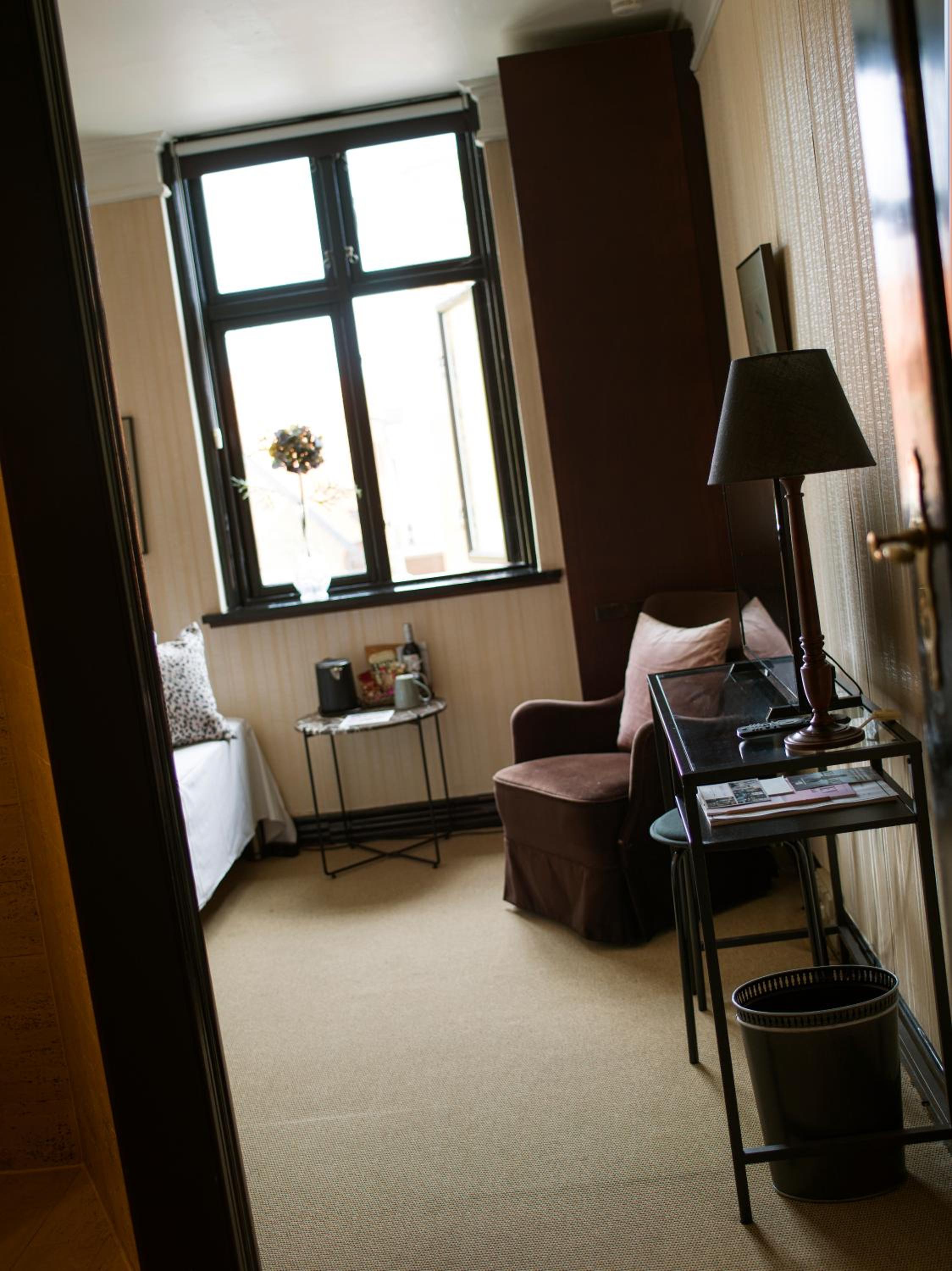 Superior Single Room with Private Bathroom