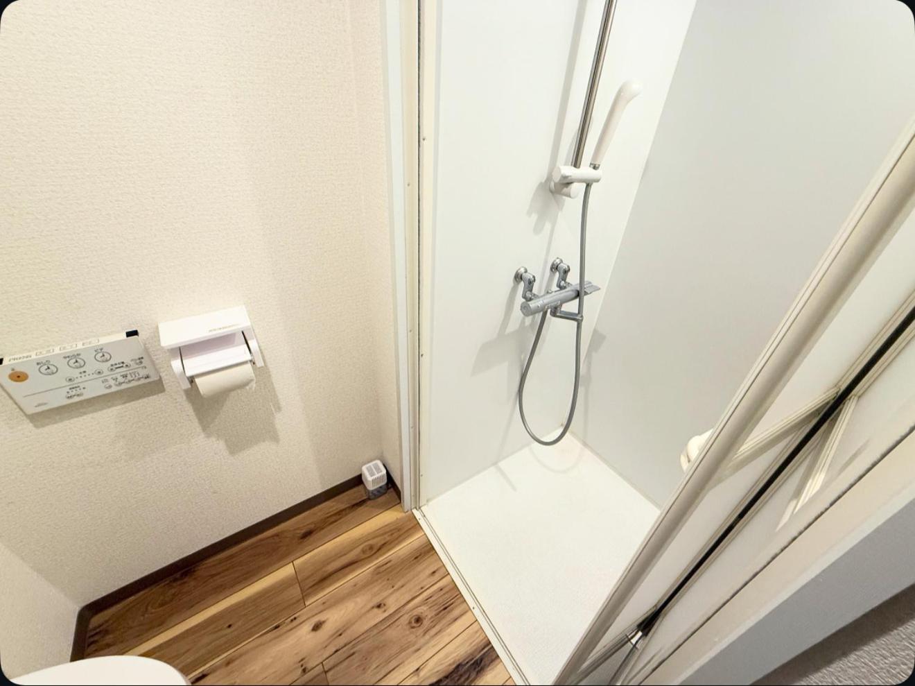 Economy Twin Room photo 2