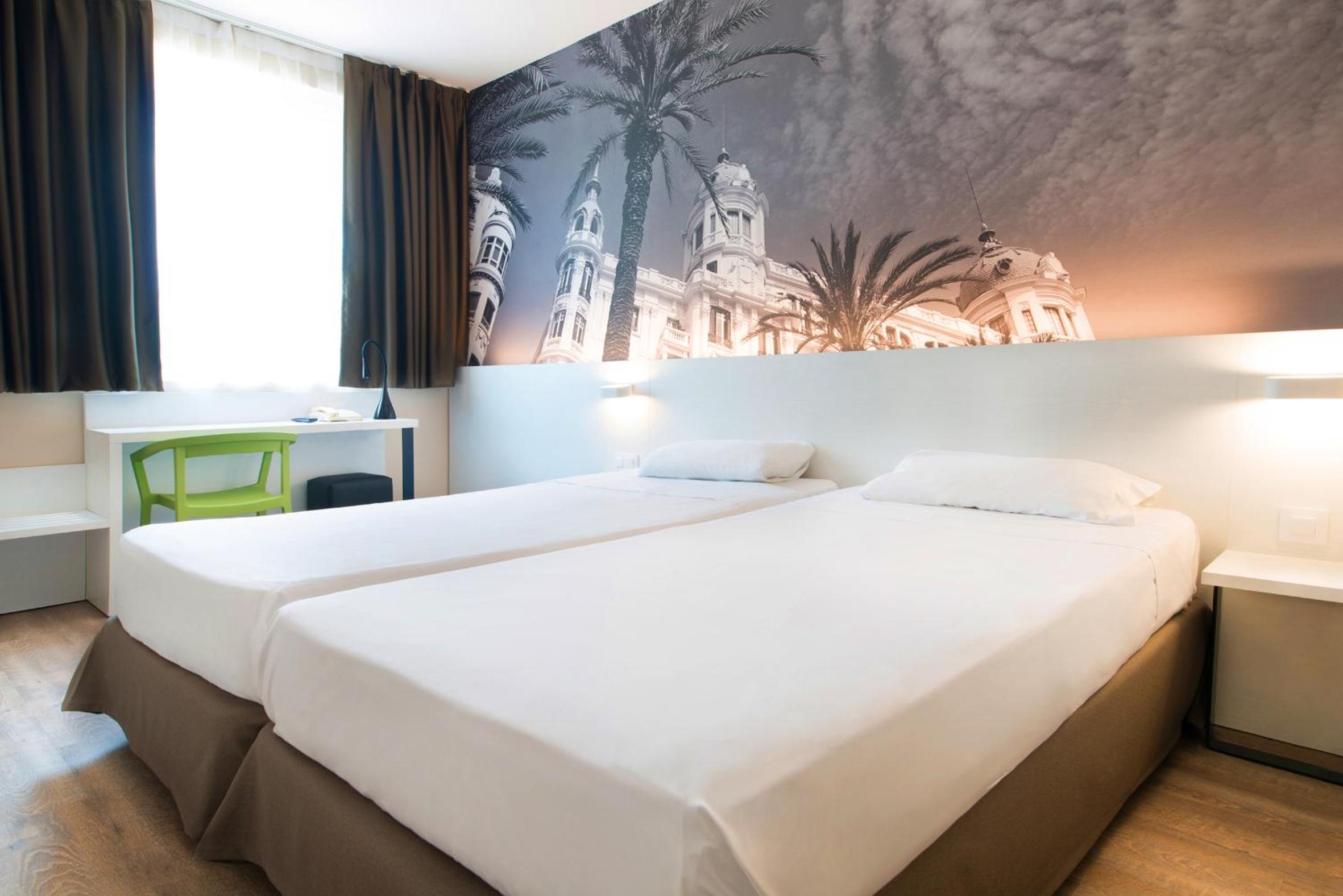 Twin Room - Photo 5
