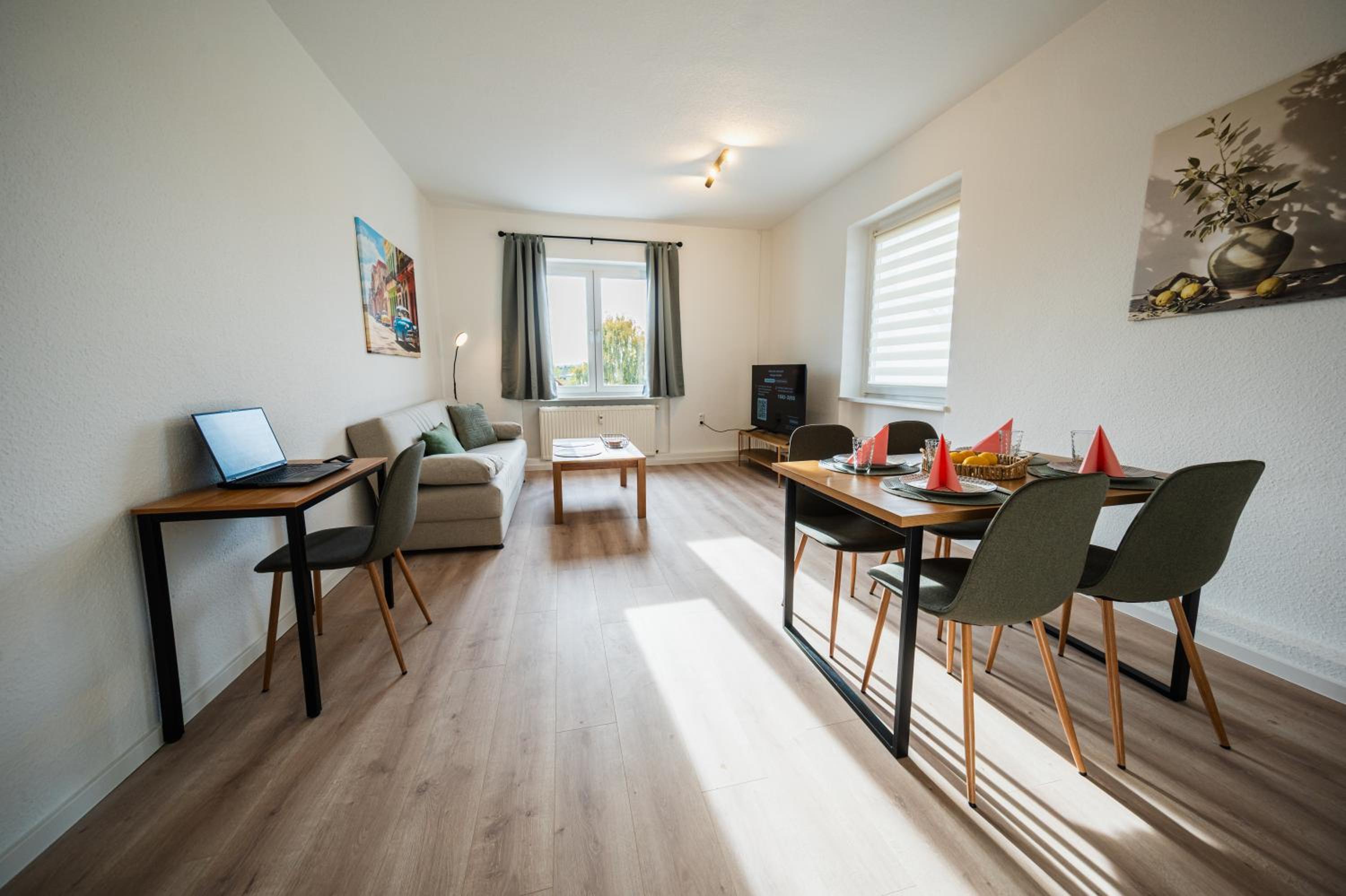 Two-Bedroom Apartment with Balcony photo 2
