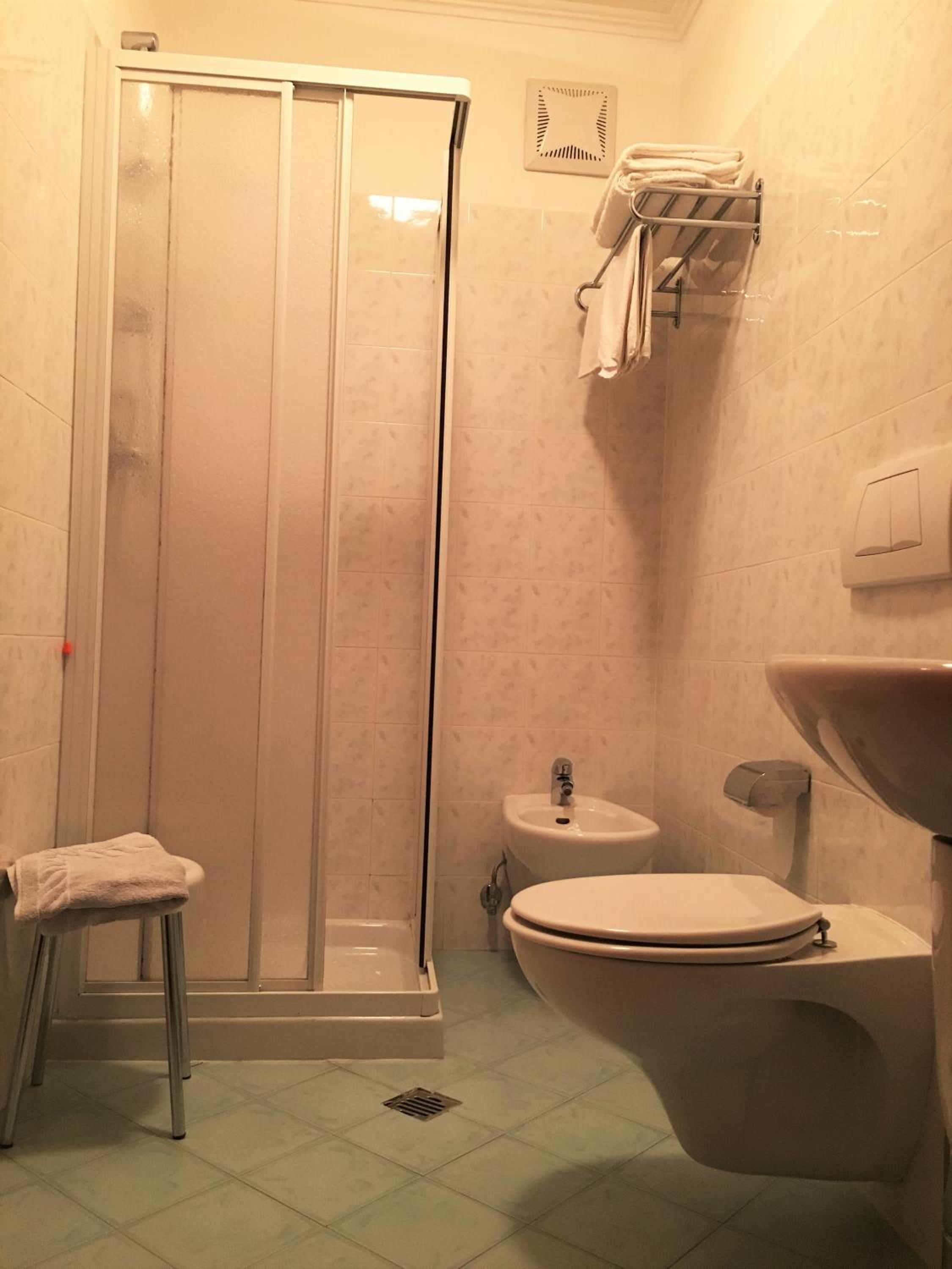 Double or Twin Room photo 3