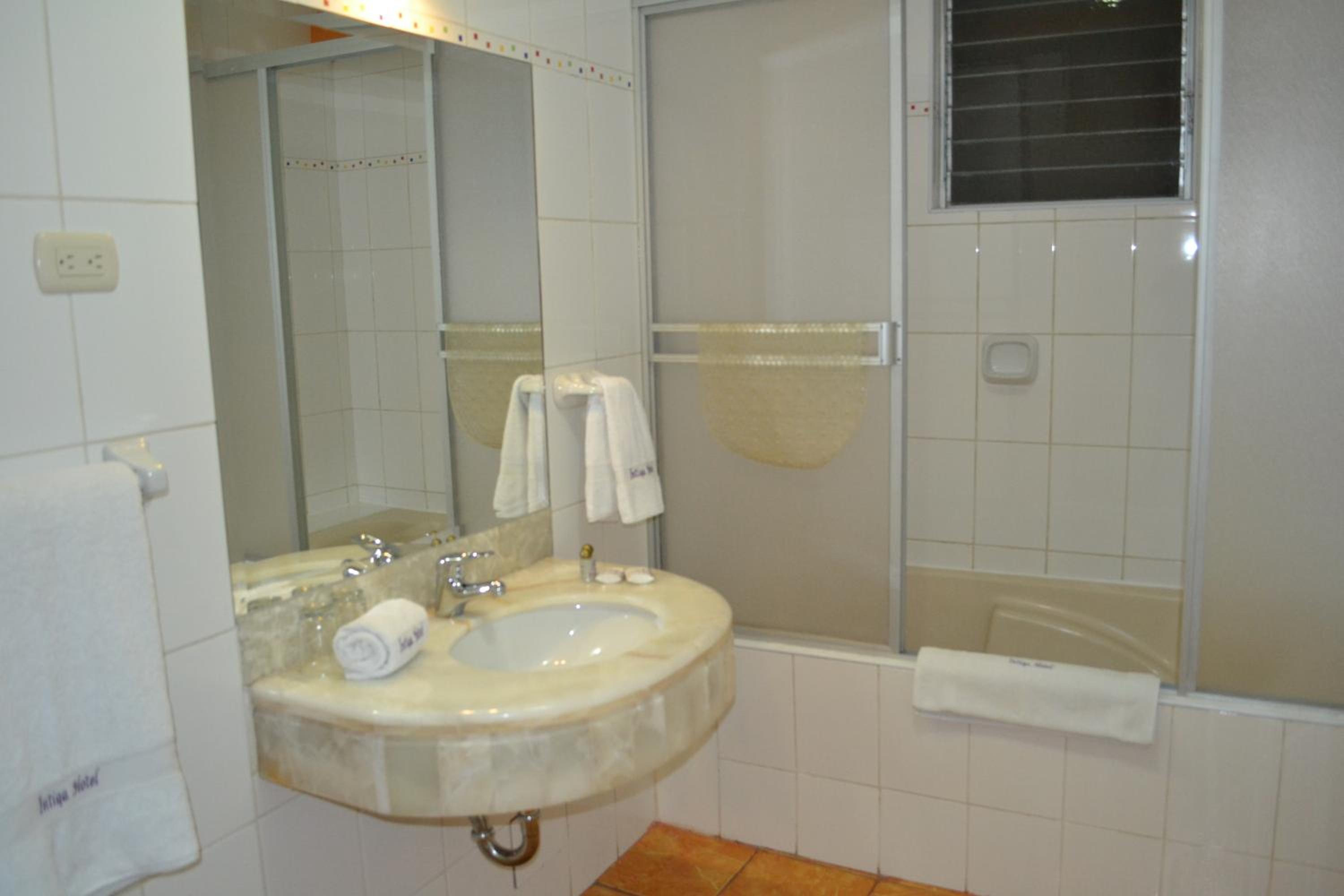 Standard Twin Room photo 3