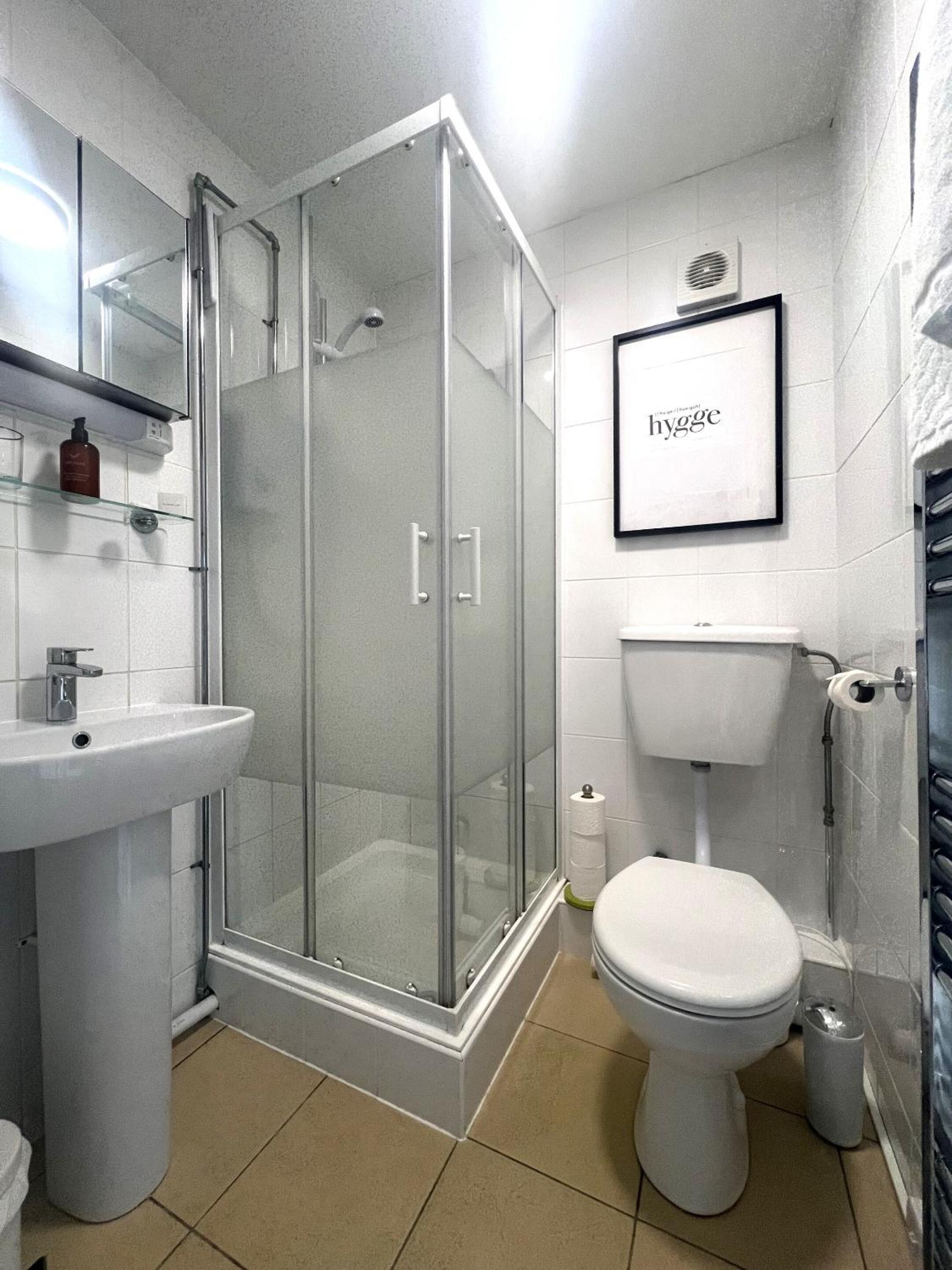 Double Room with Private Bathroom photo 2