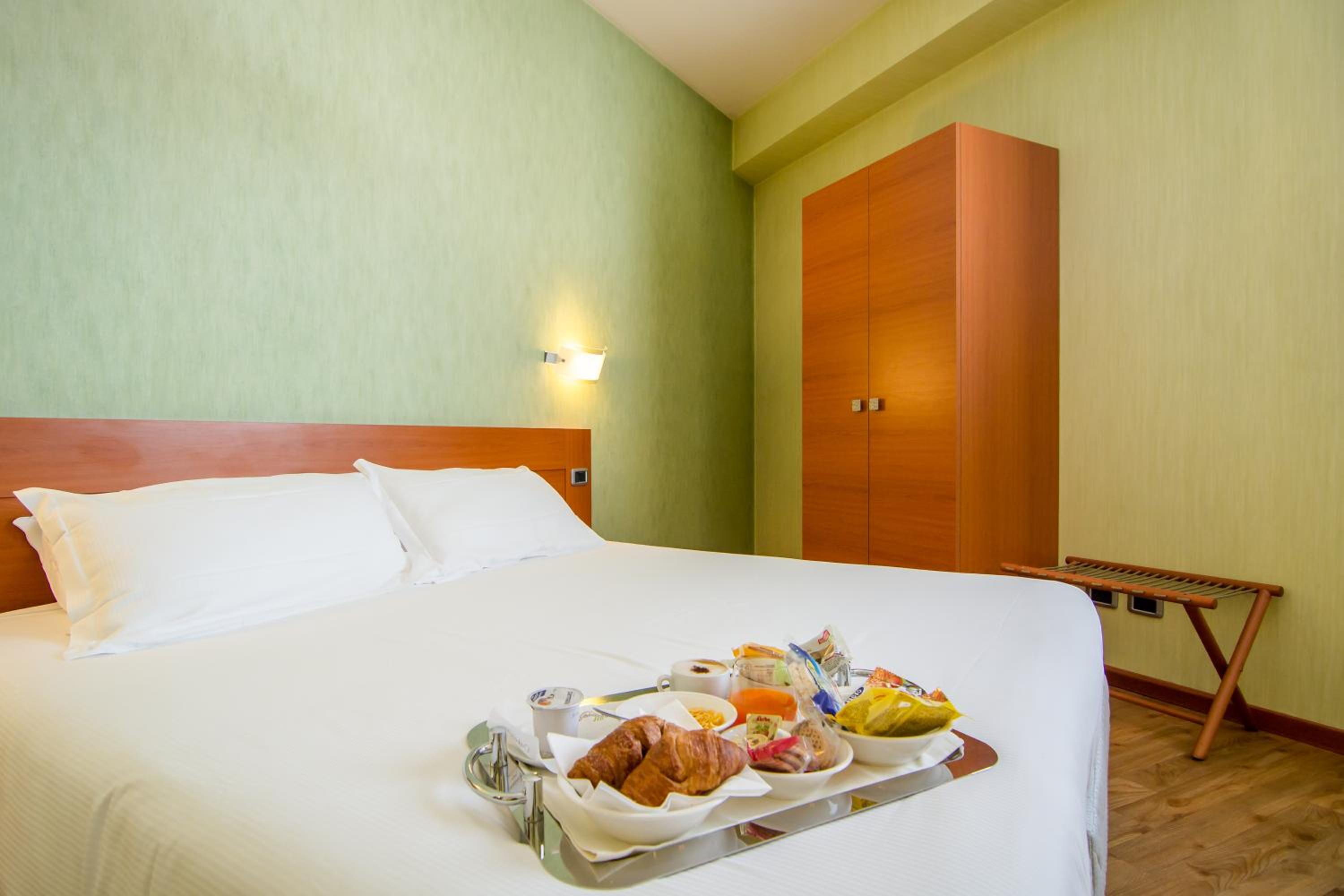 Triple Room - Photo 8