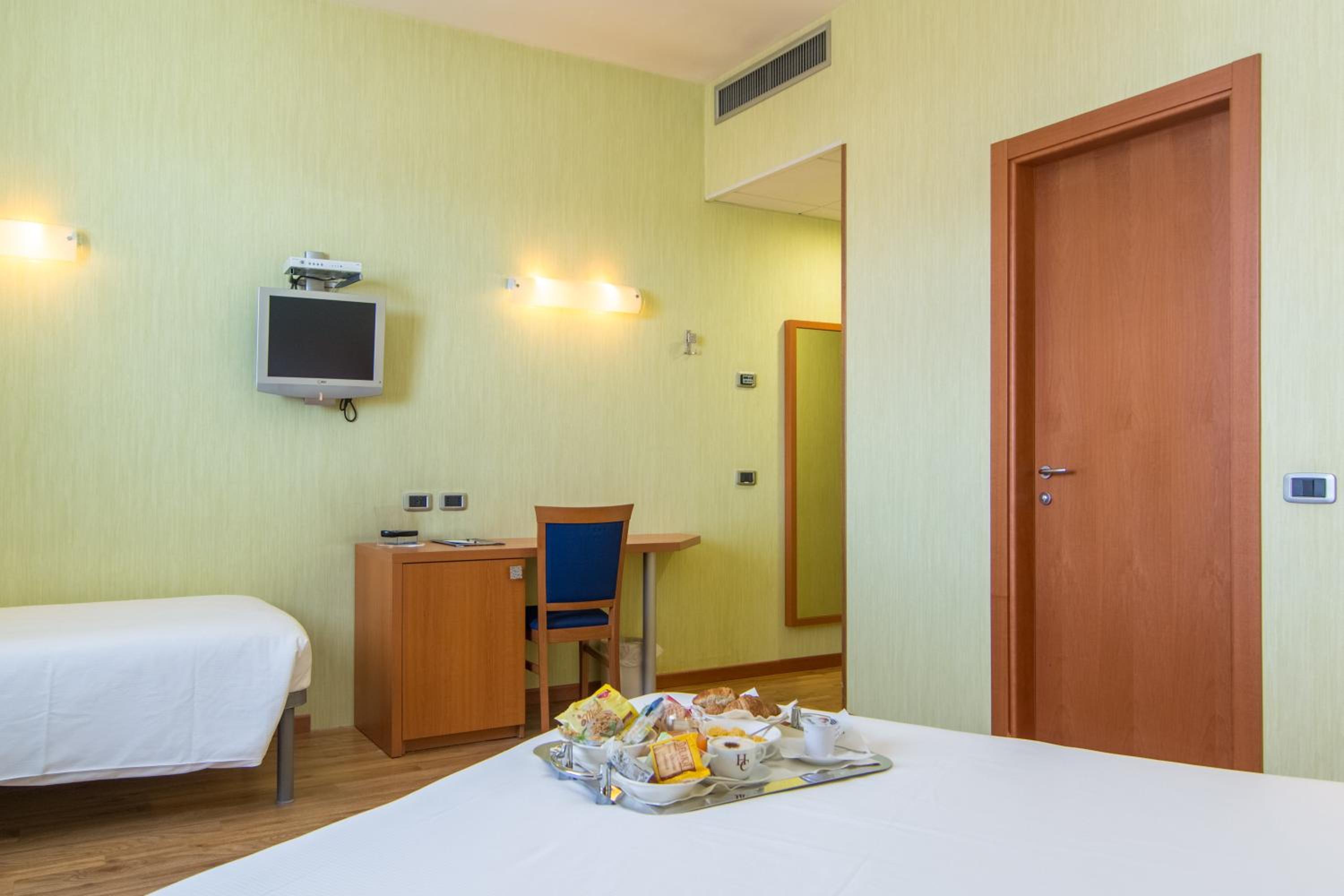 Triple Room - Photo 1
