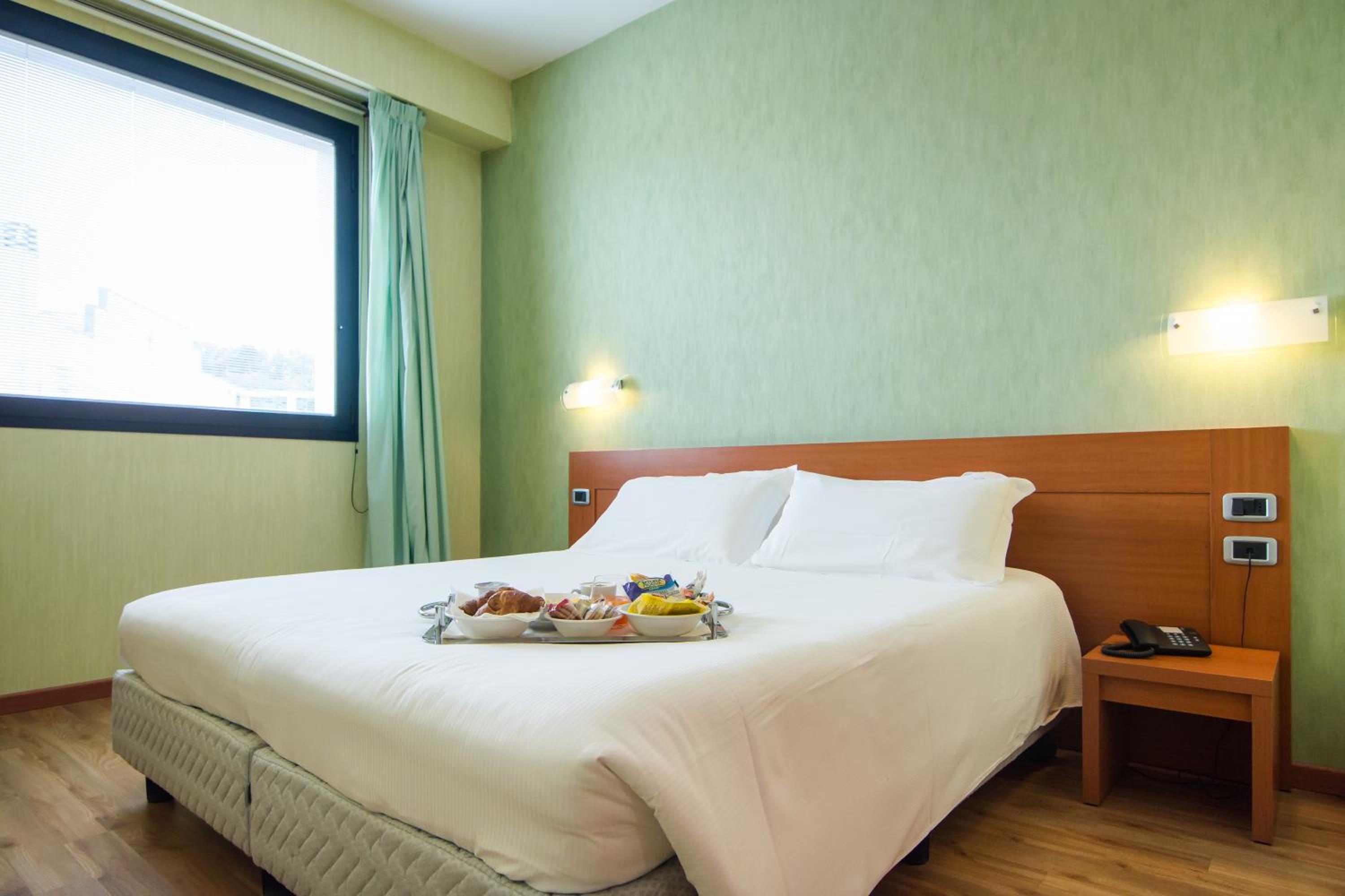 Standard Double Room - Photo 1