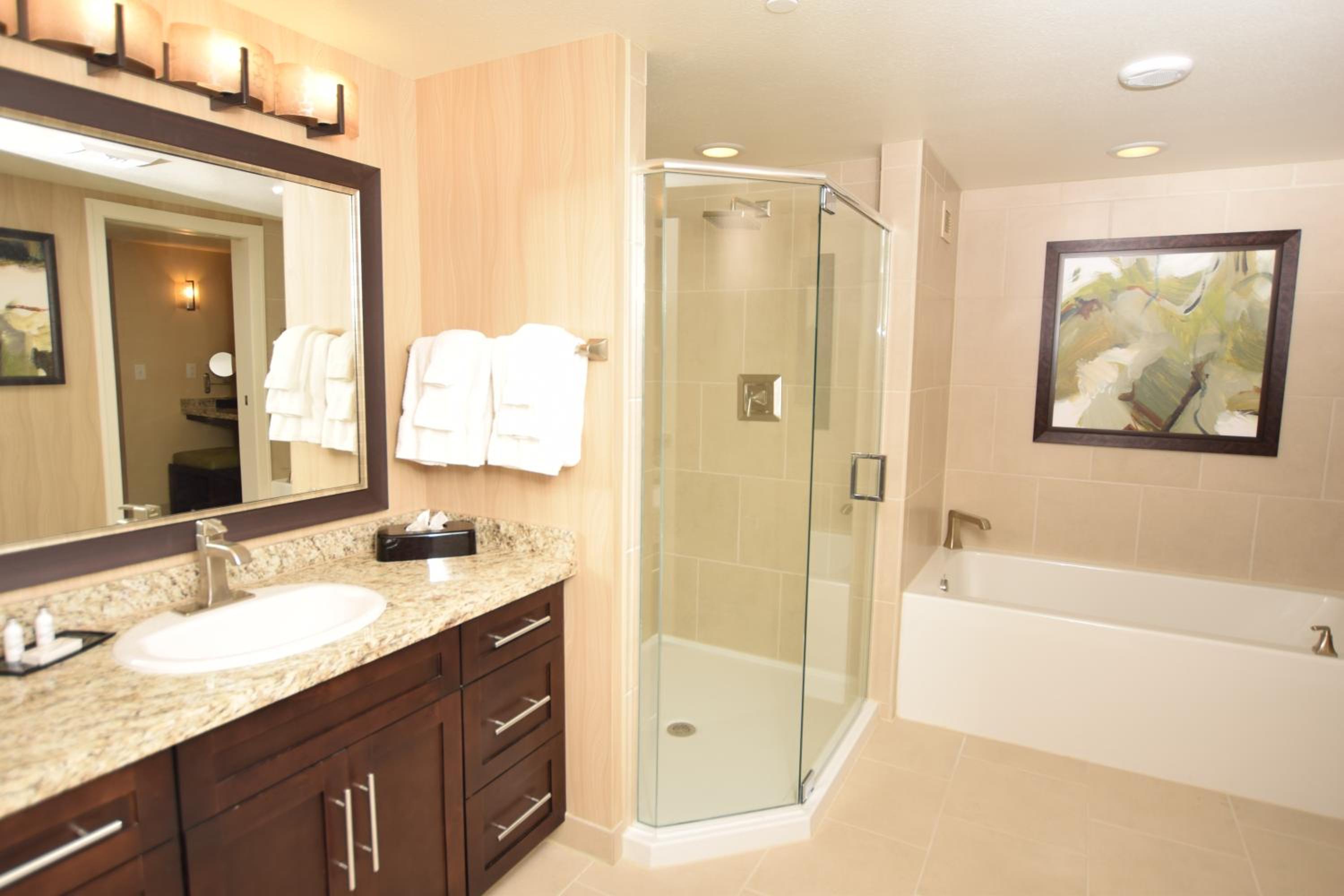 Two Bedroom Suite thumbnail 6