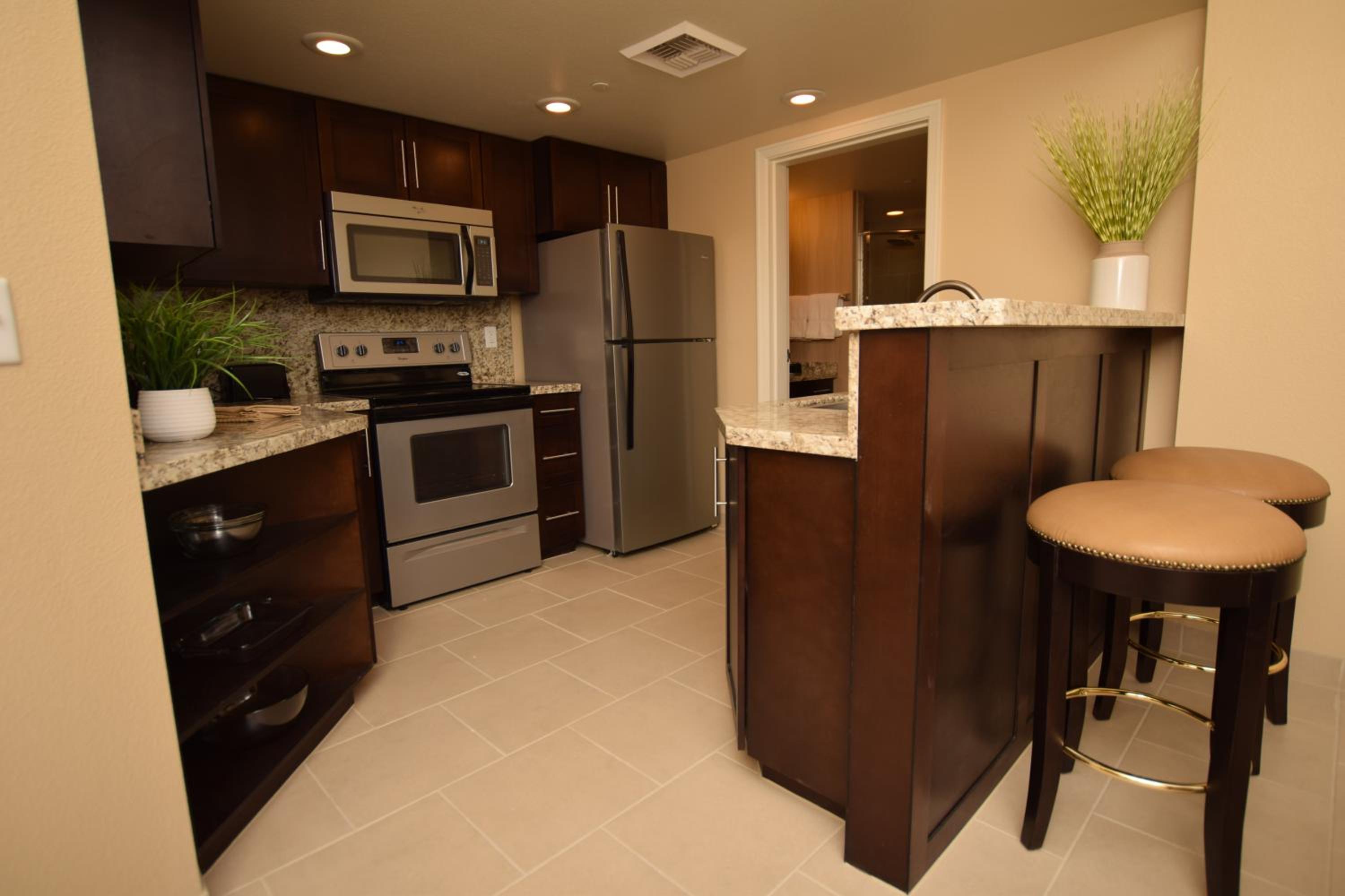 One Bedroom Suite thumbnail 5