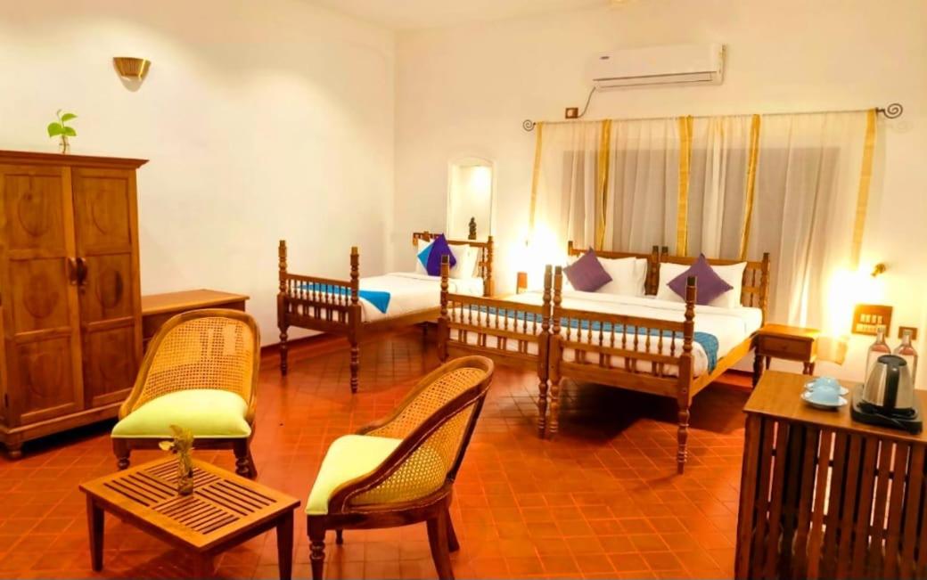 Superior Twin Room with Garden View photo 3