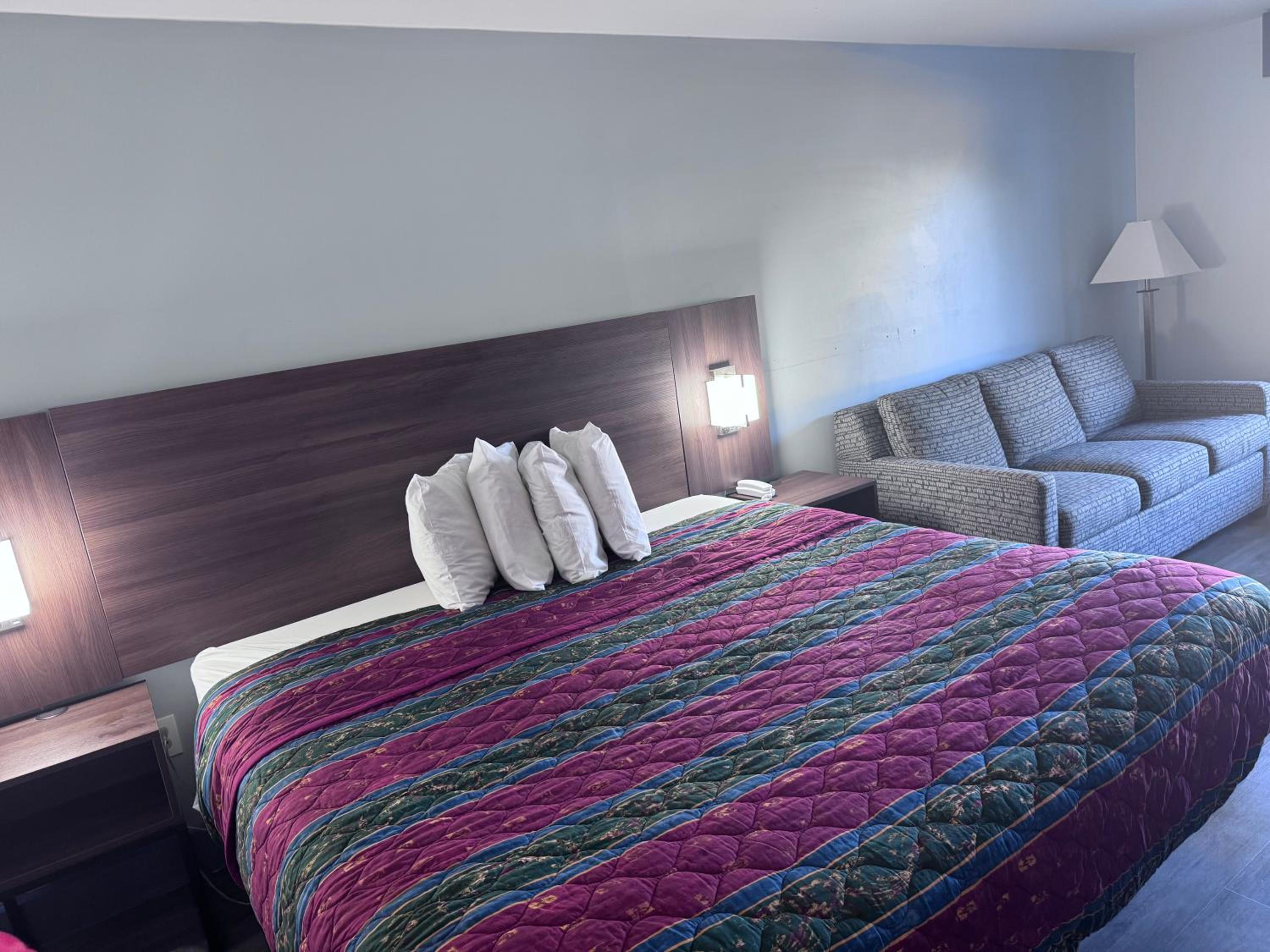 Deluxe King Room