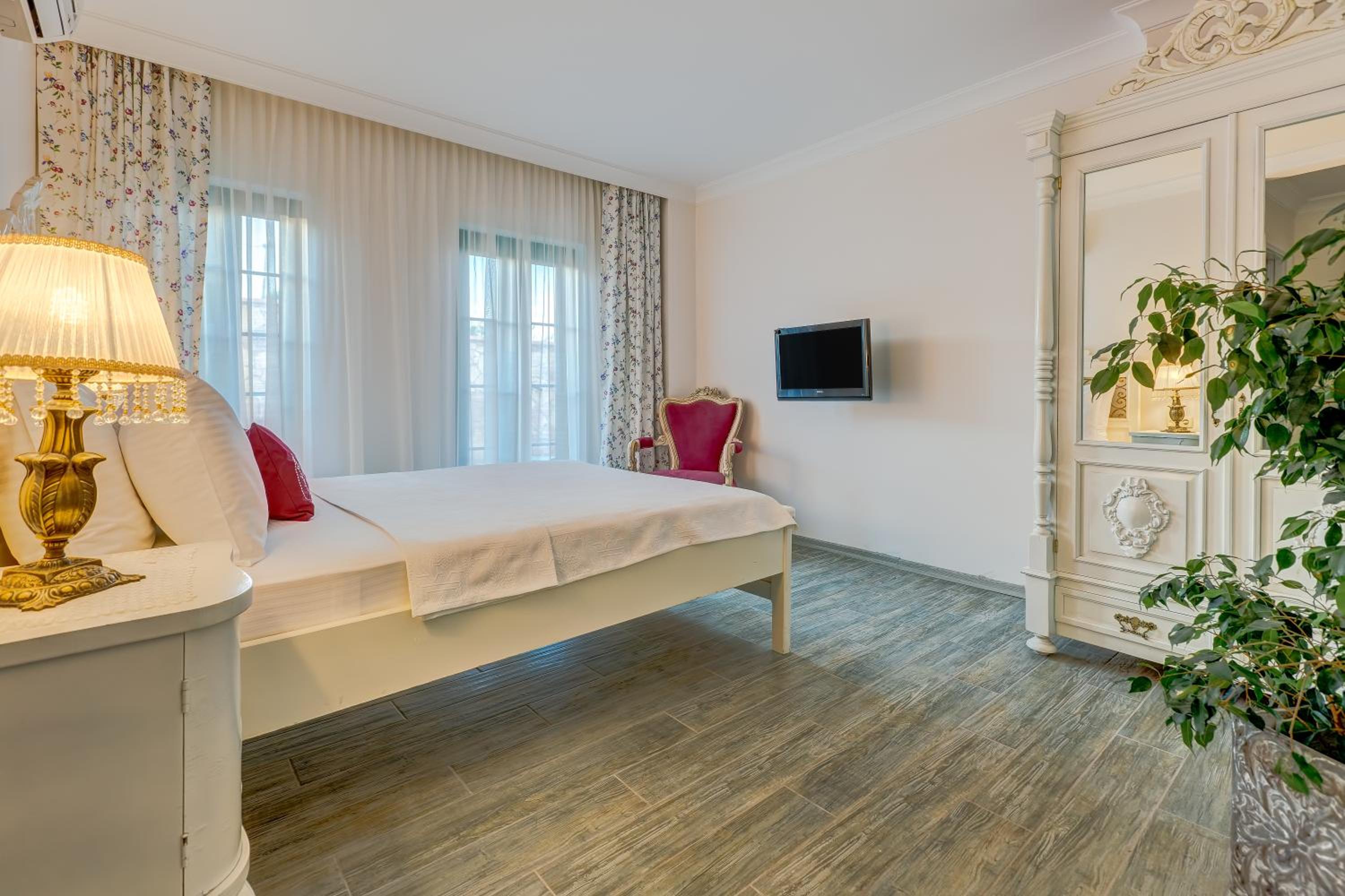 Double Room - Garden Access