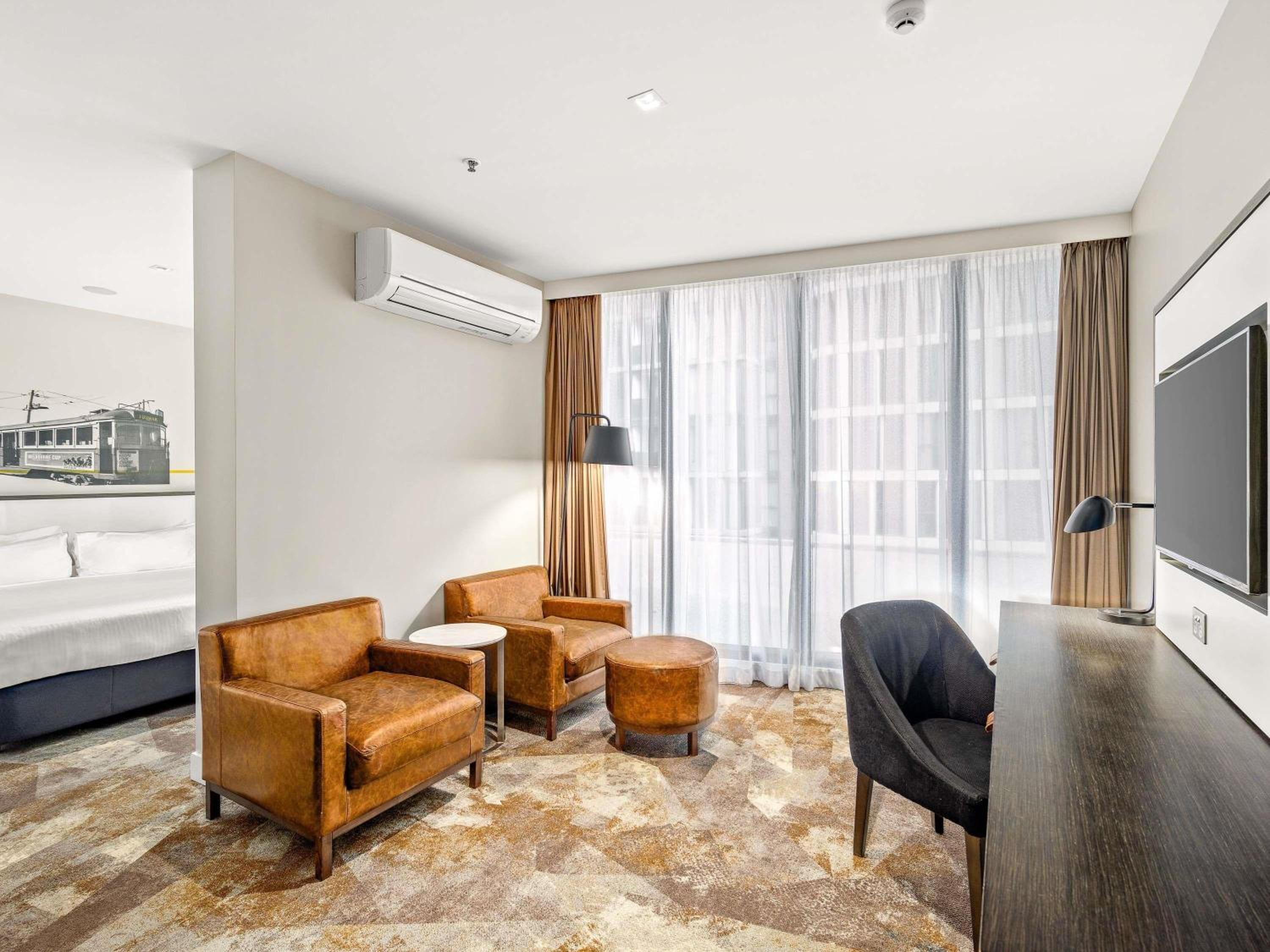 Two-Bedroom Suite thumbnail 6