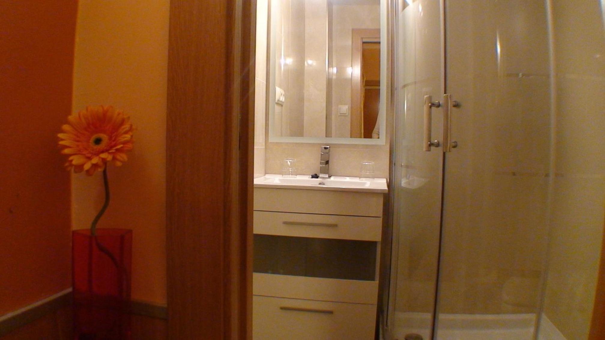 Basic Double Room - Photo 2