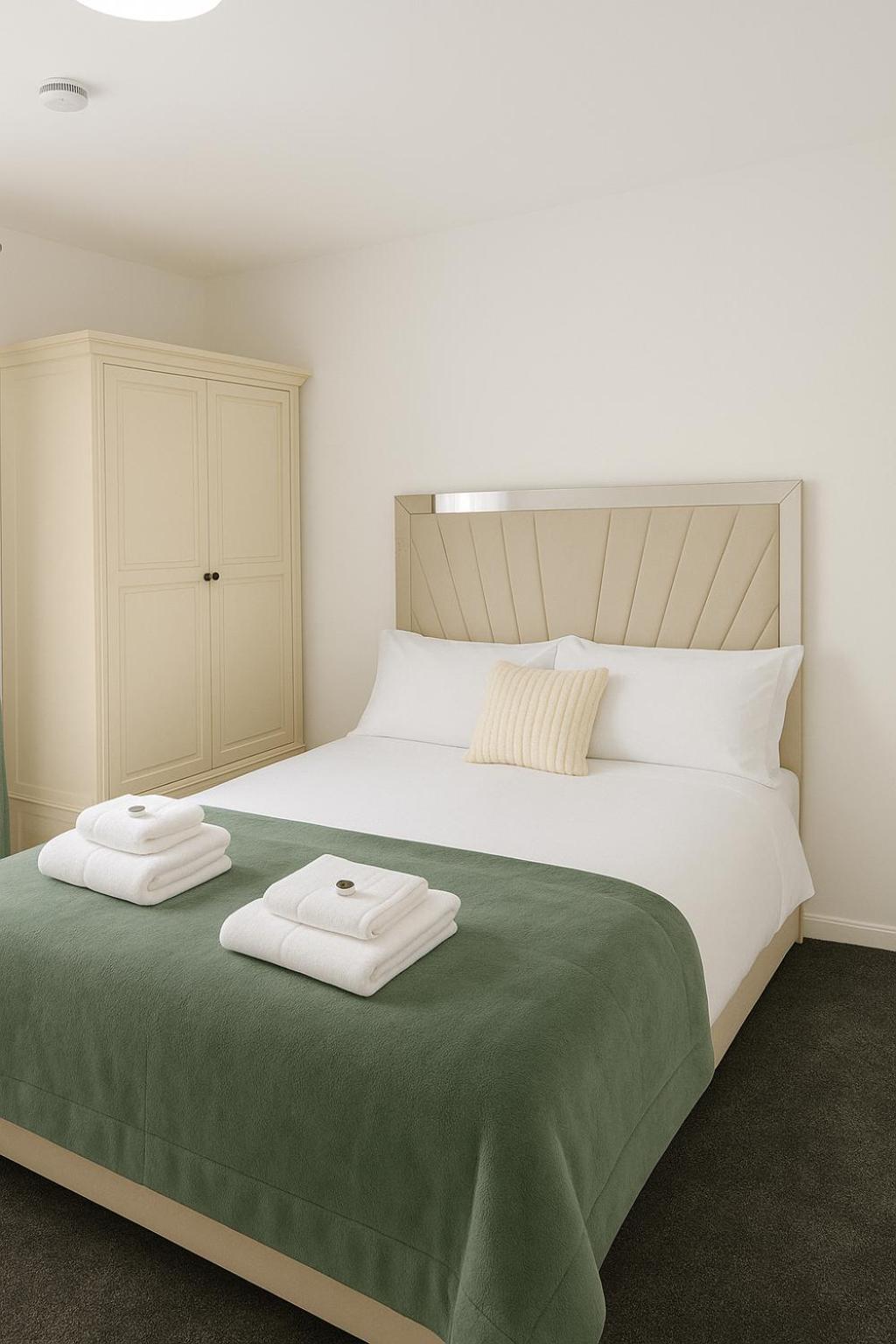 Deluxe Double Room with Shower