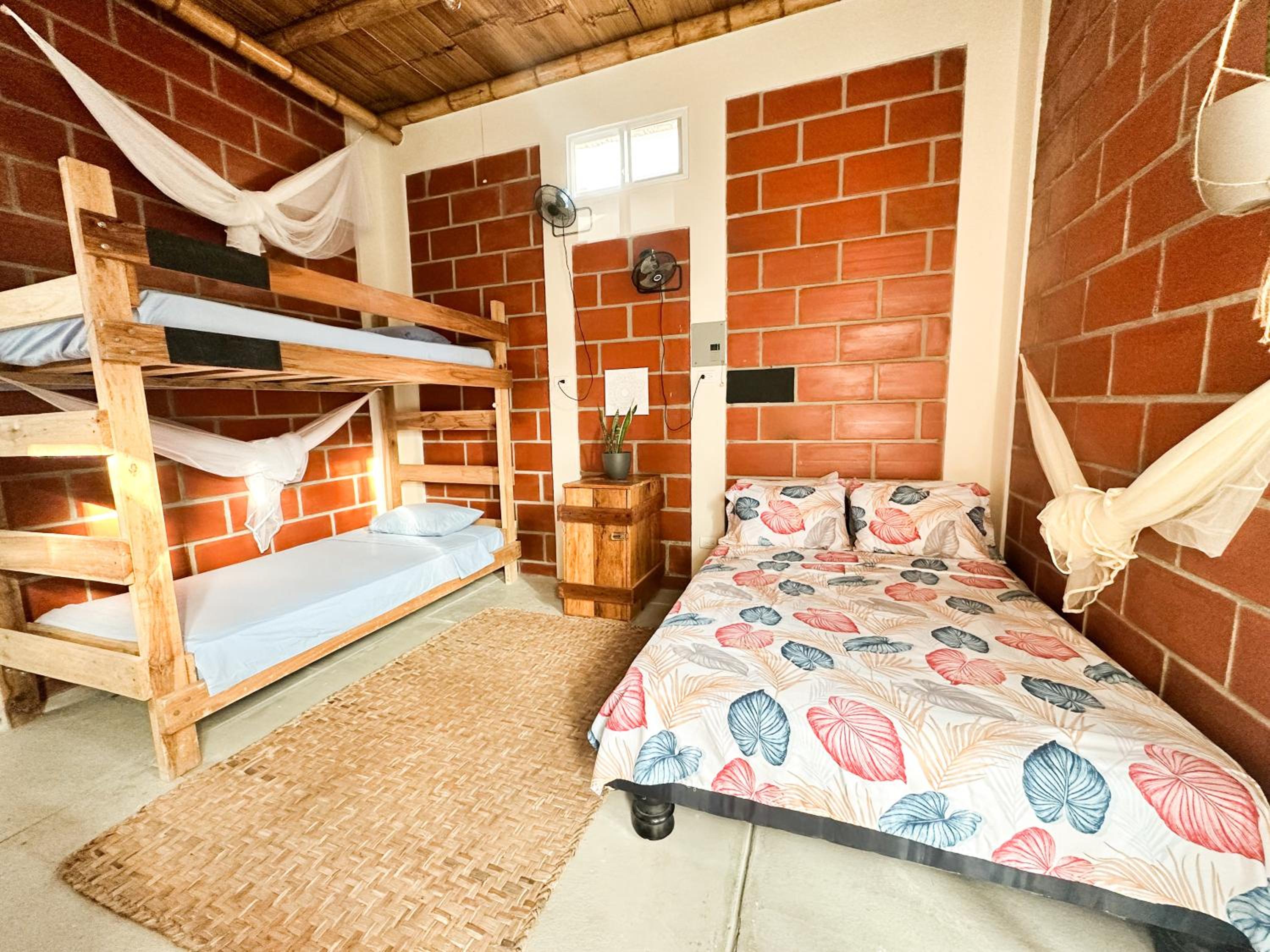 Quadruple Room with Private Bathroom photo 1
