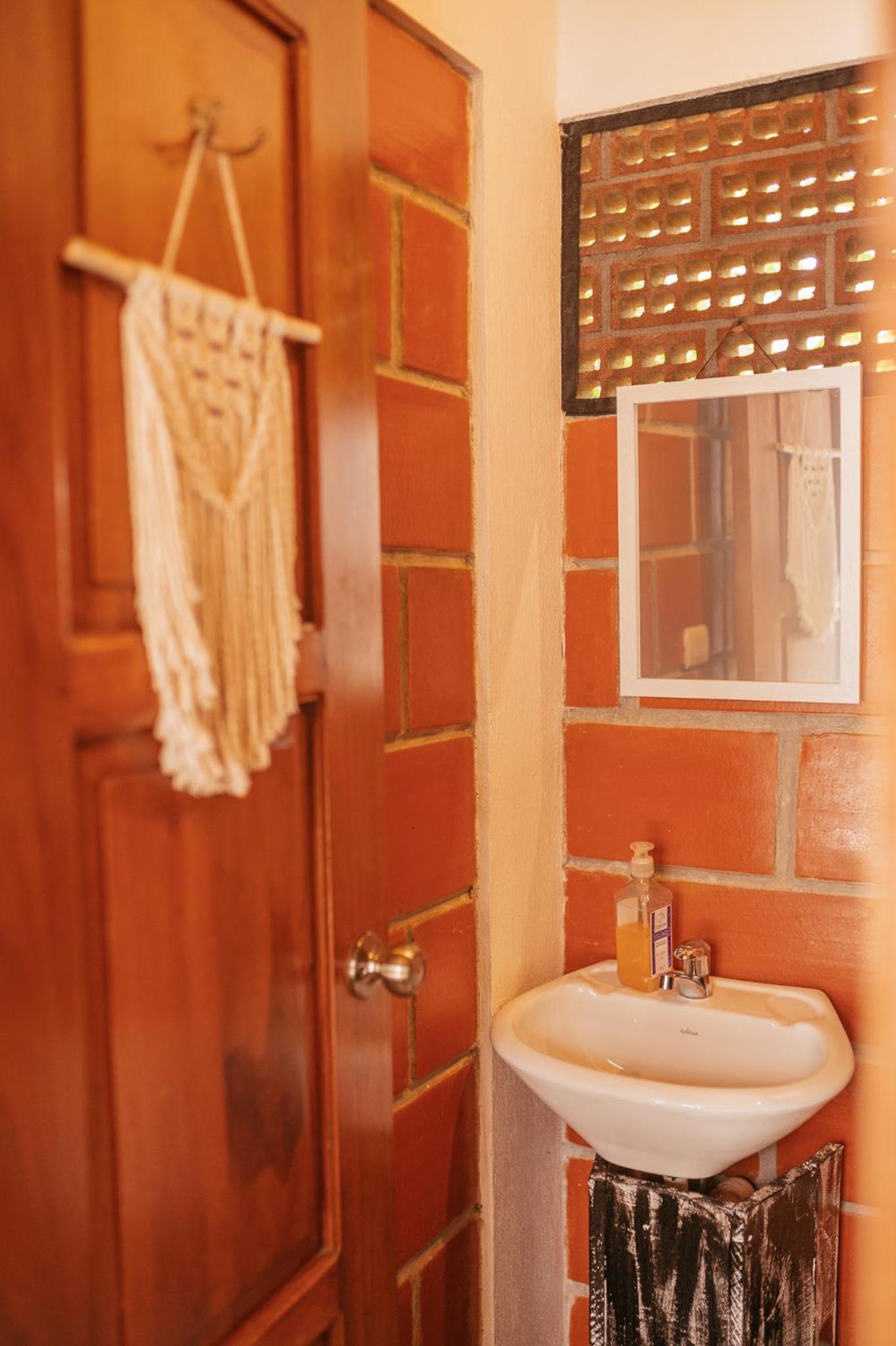 Double Room with Private Bathroom photo 3