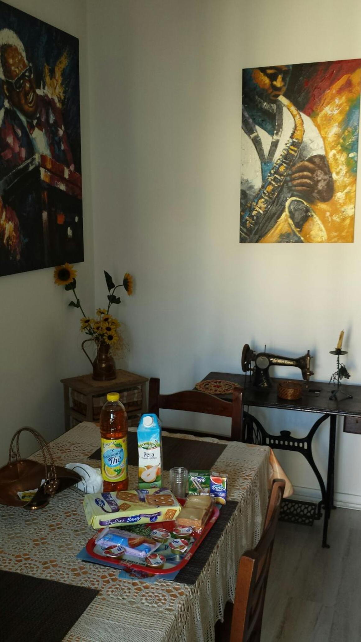 Three-Bedroom Apartment with Private Bathroom  - Photo 12