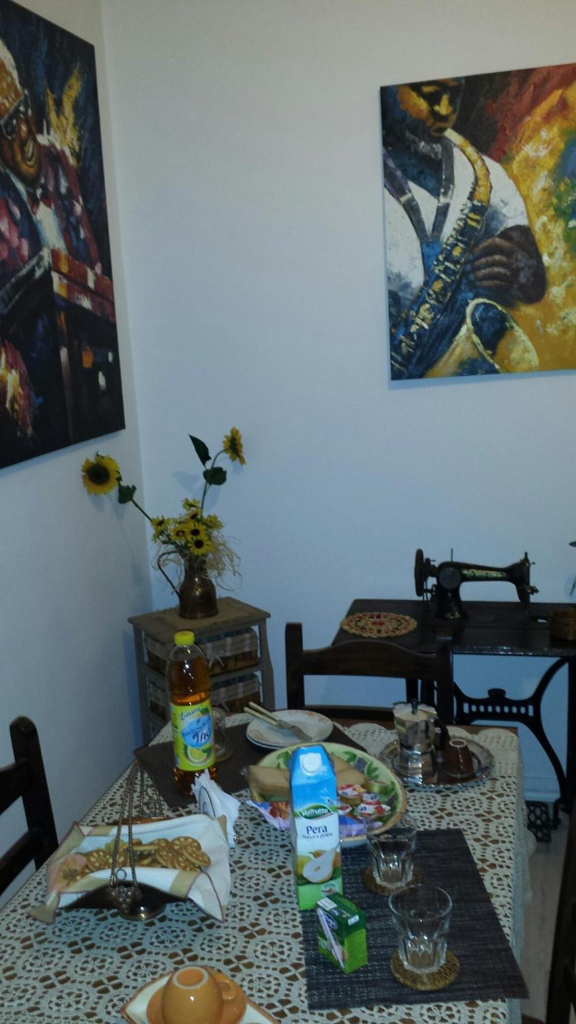 Three-Bedroom Apartment with Private Bathroom  - Photo 16