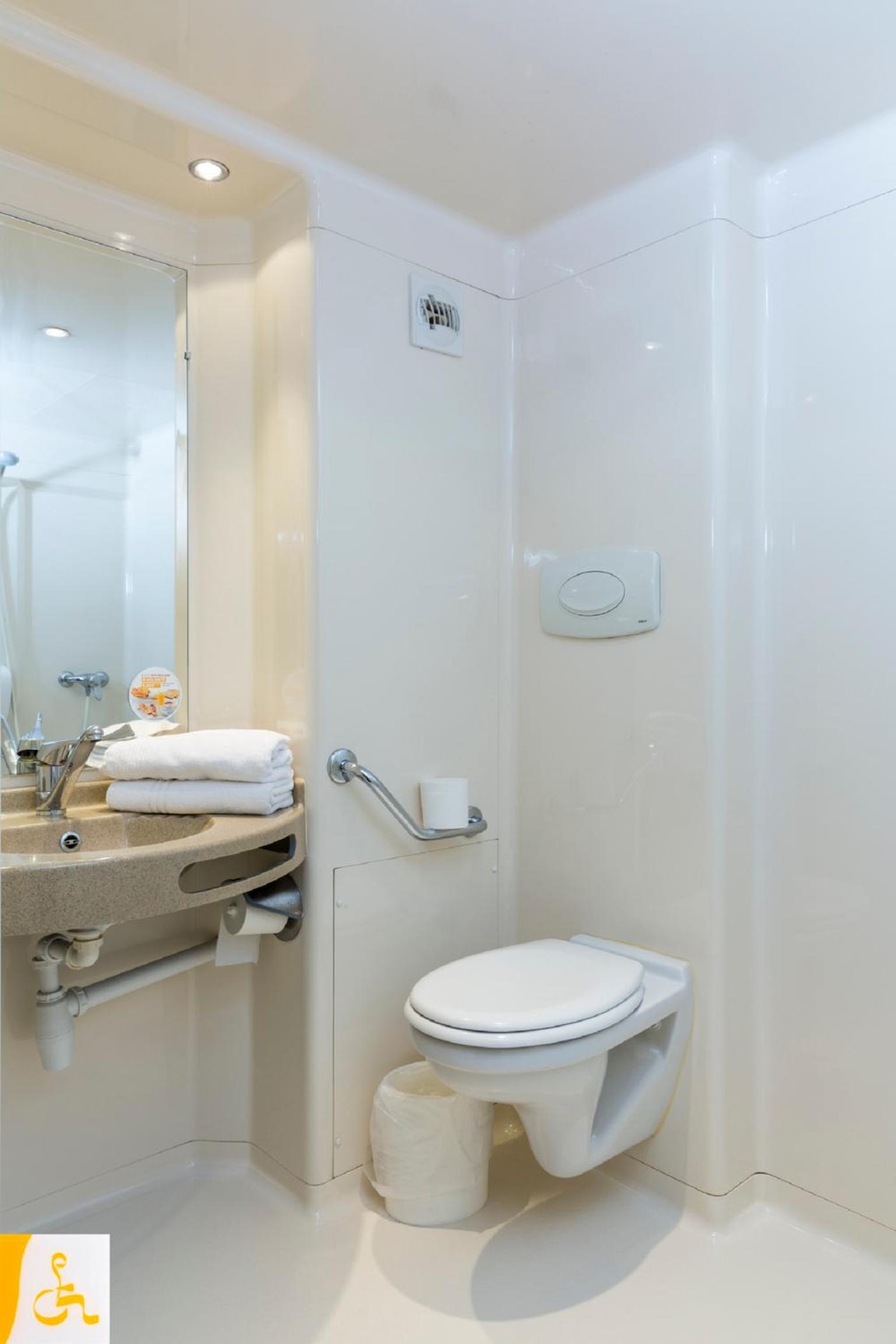 Double Room - Photo 7