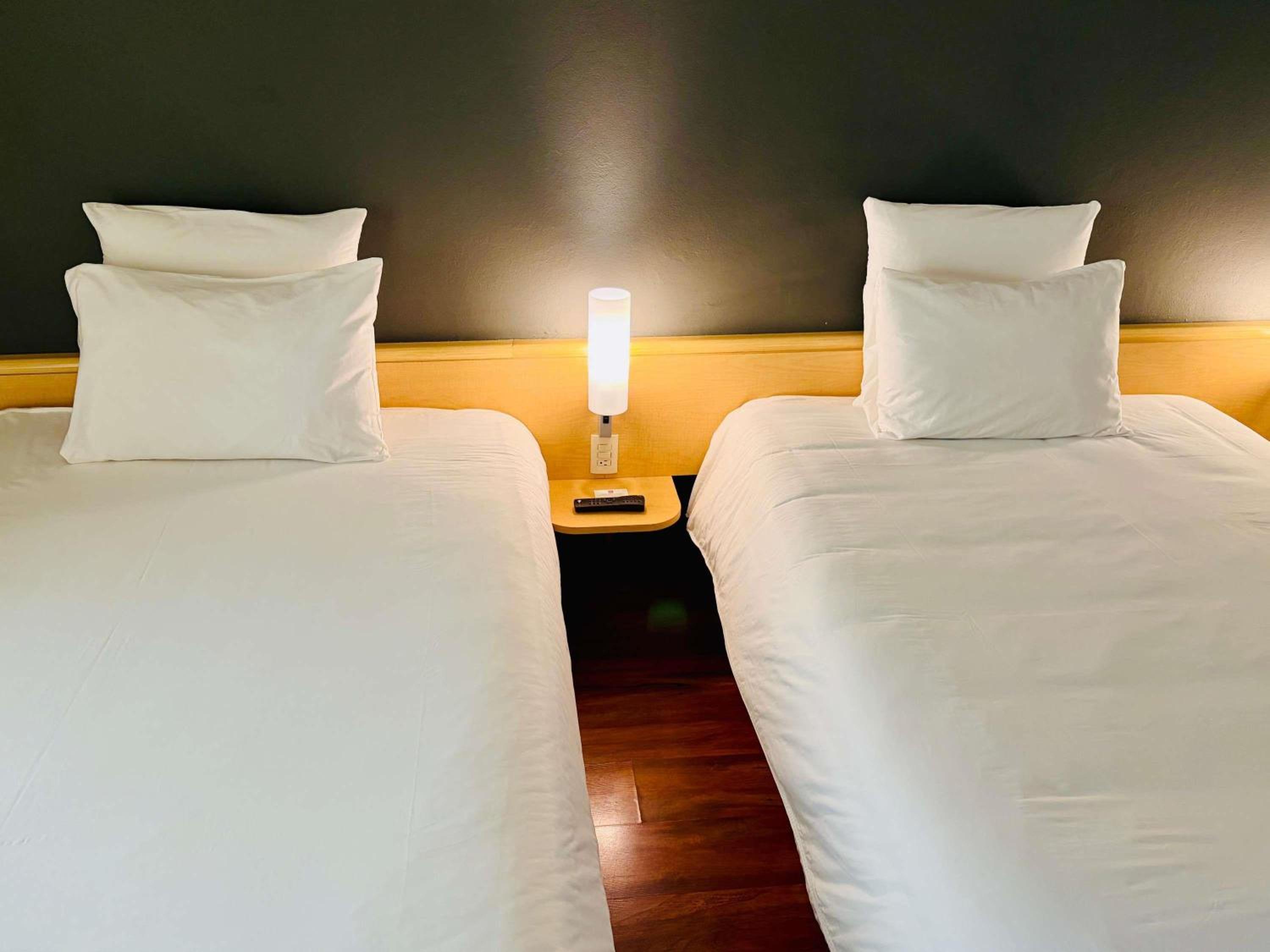 Standard Double Room with Two Double Beds - Photo 3