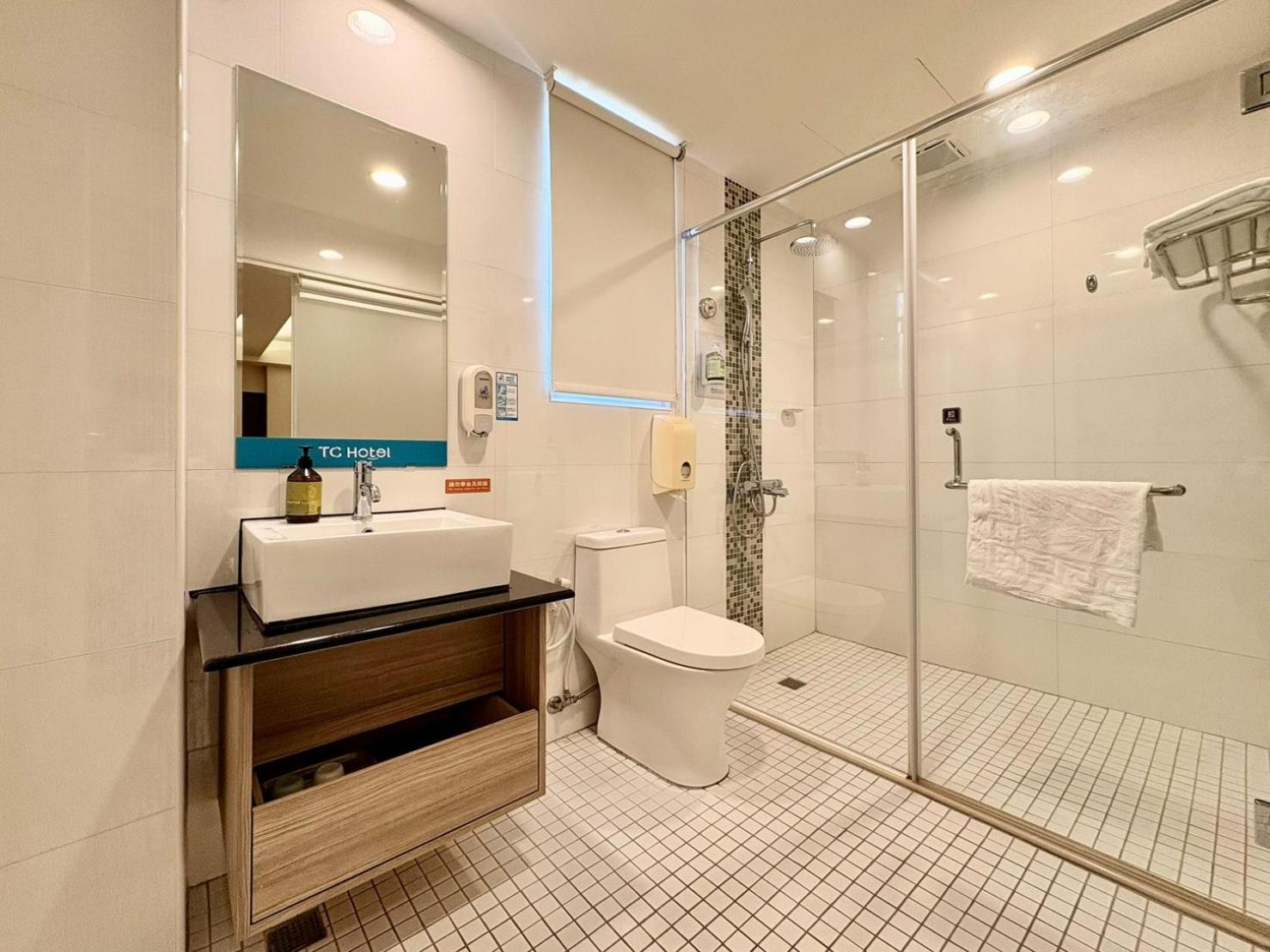 Deluxe Quadruple Room - Photo 6