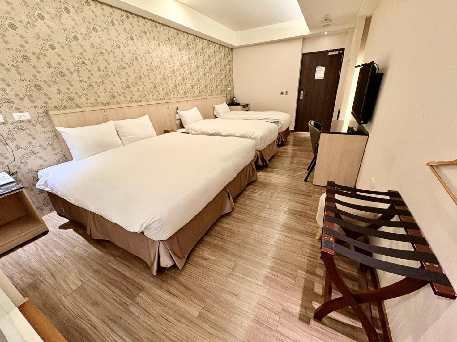 Classic Quadruple Room photo 2