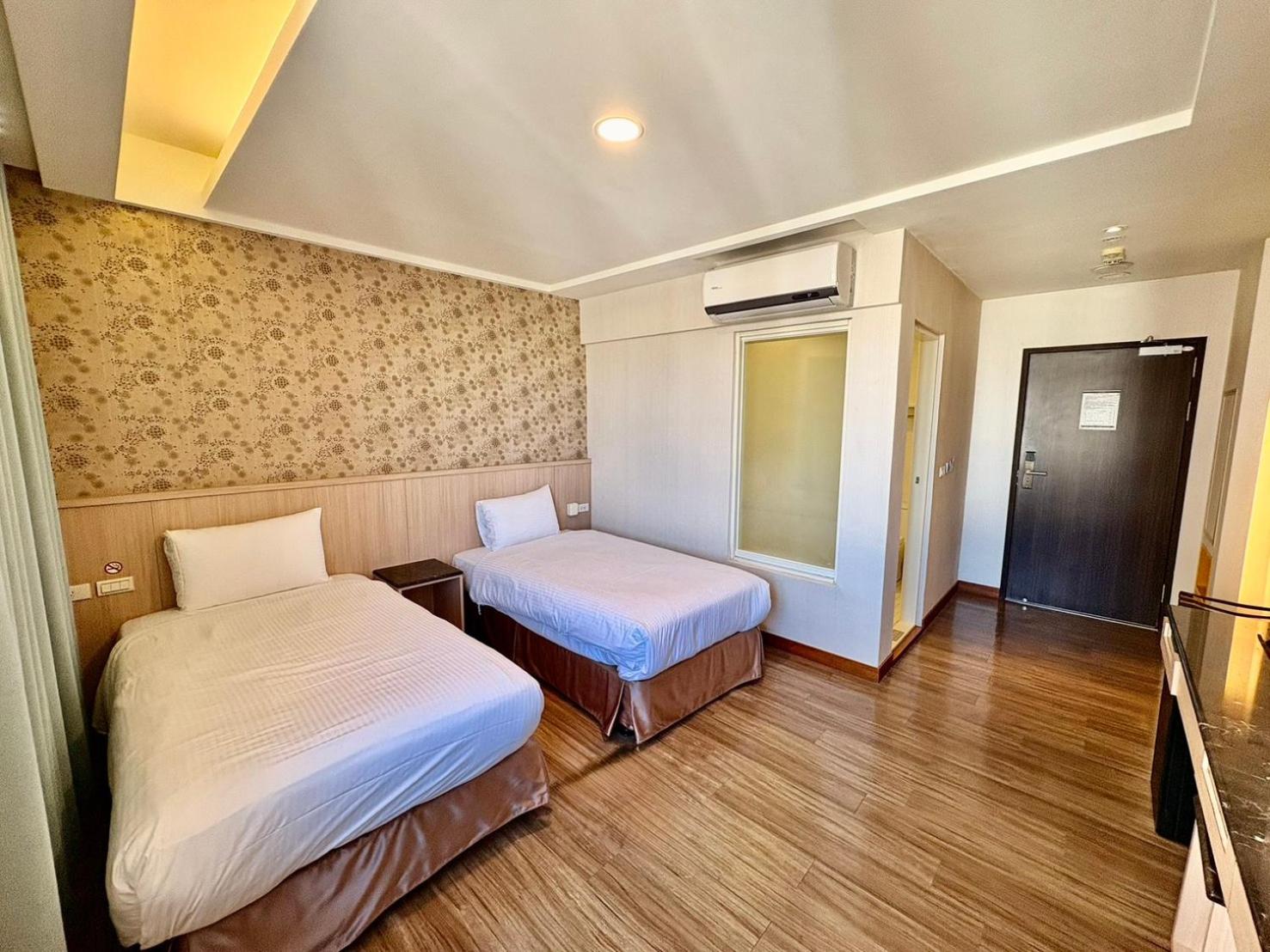 Deluxe Twin Room photo 2
