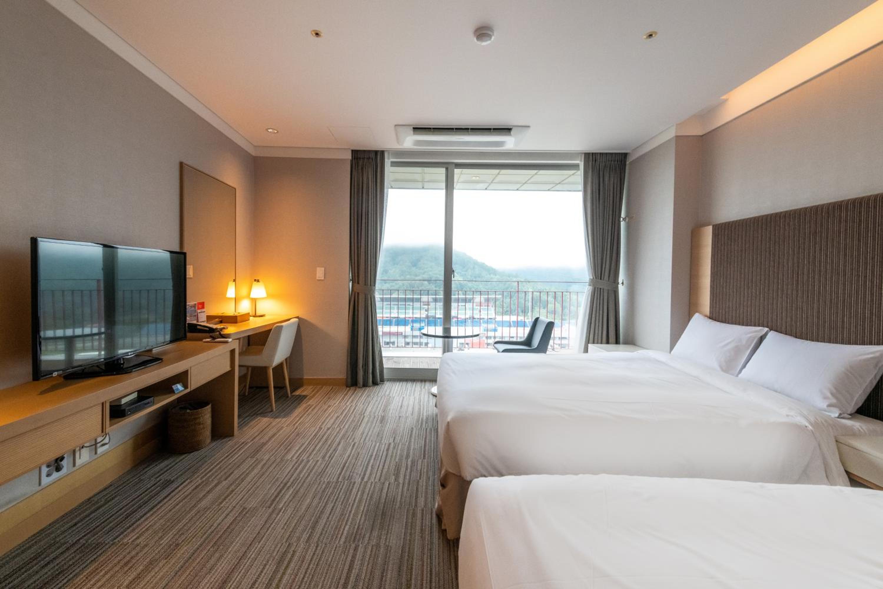 [Hotel] Deluxe Family Twin - Photo 4