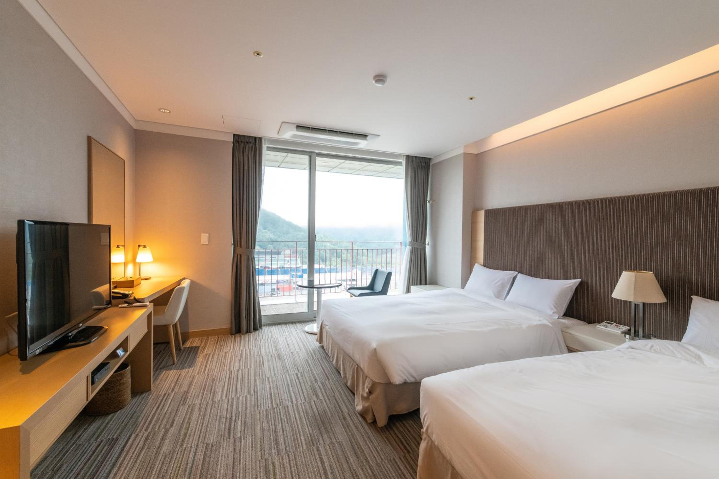 [Hotel] Deluxe Family Twin - Photo 3