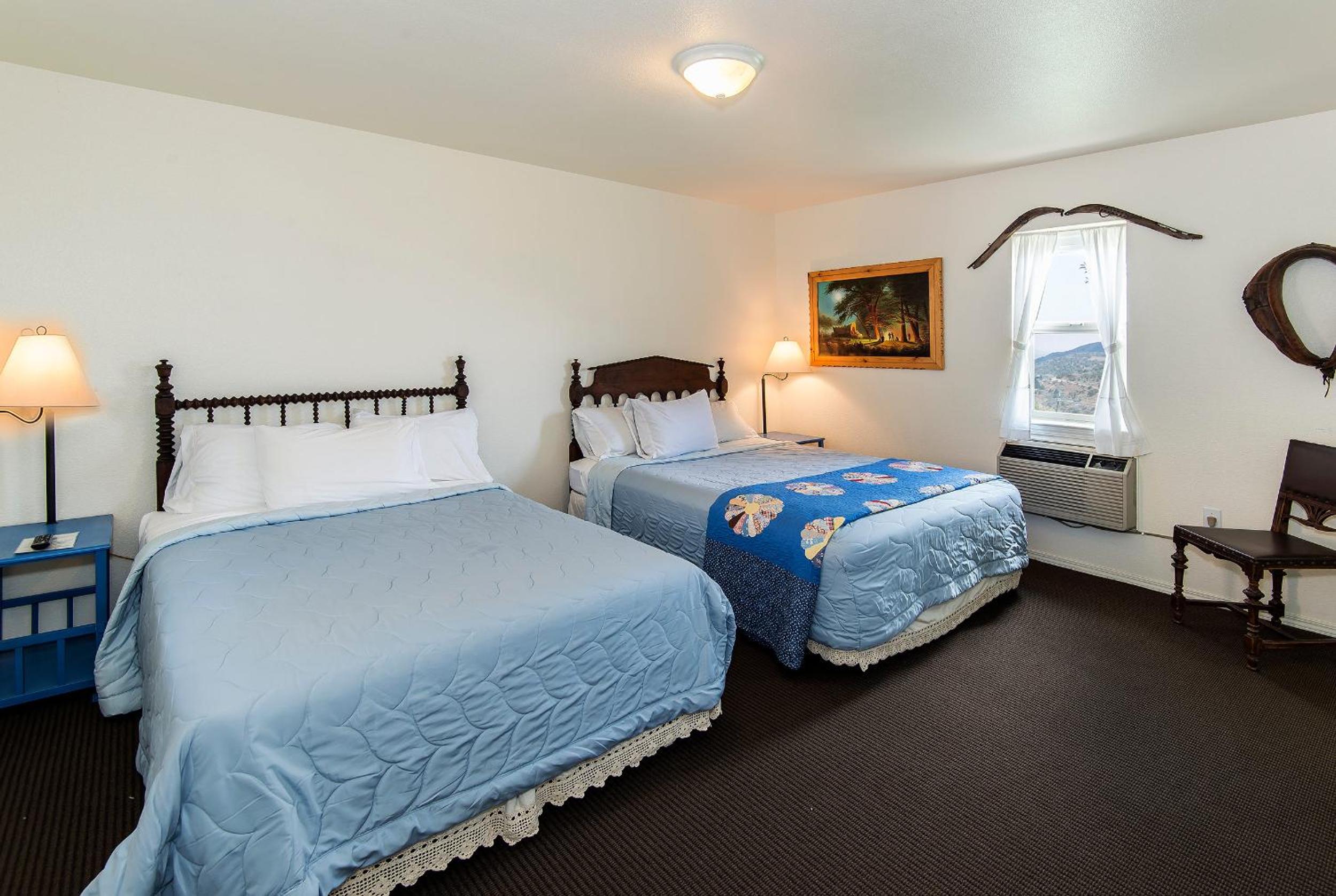 Pioneer Room With One Full & One Queen Bed, Shower