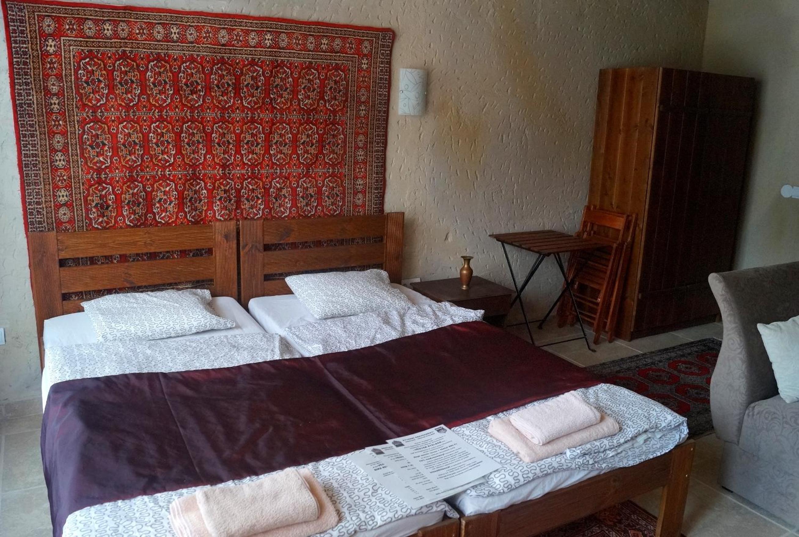 One-Bedroom Apartment with Mountain View photo 1