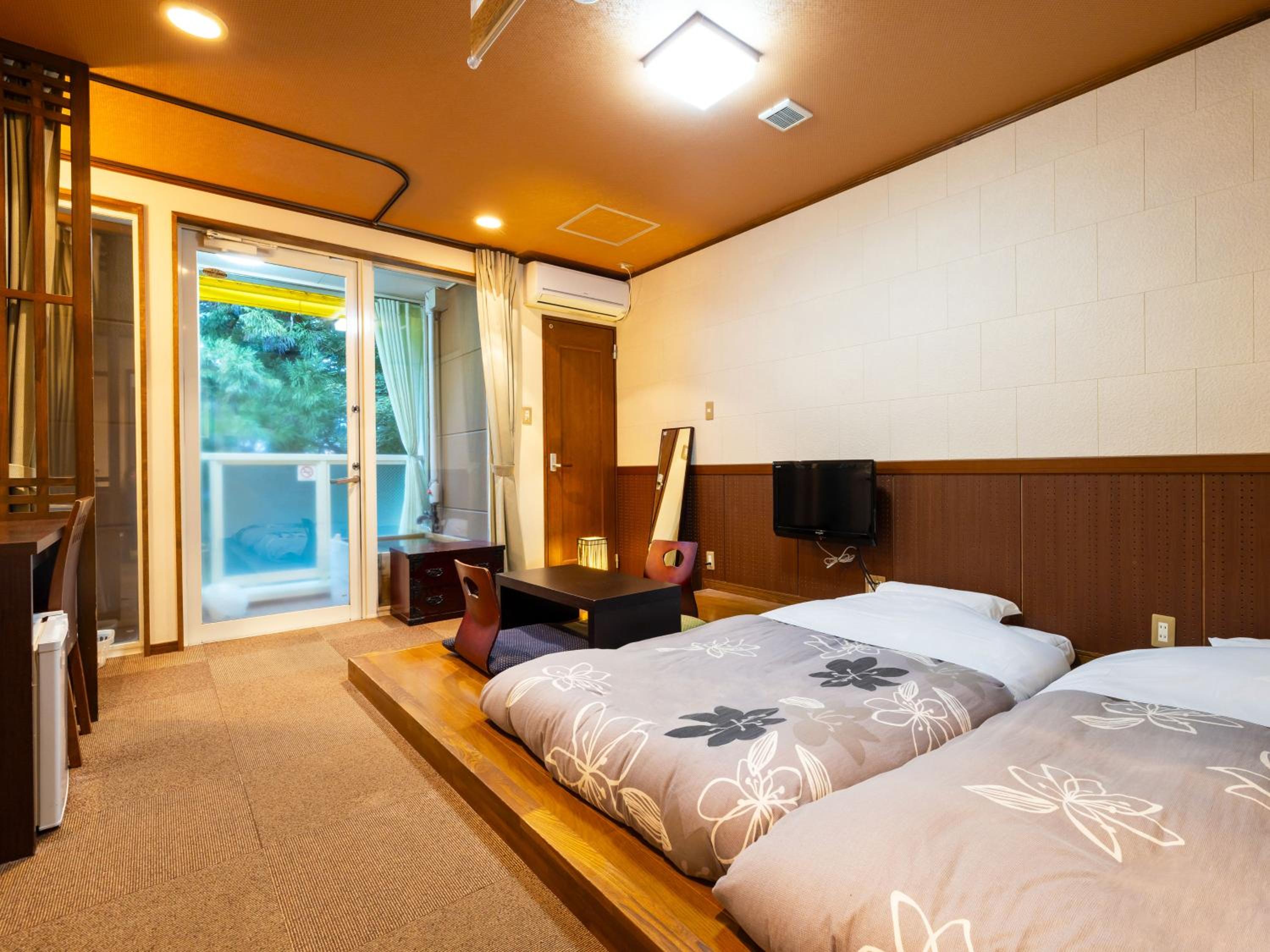 Twin with 2 Futons, Open Air Bath - Nonsmoking photo 2