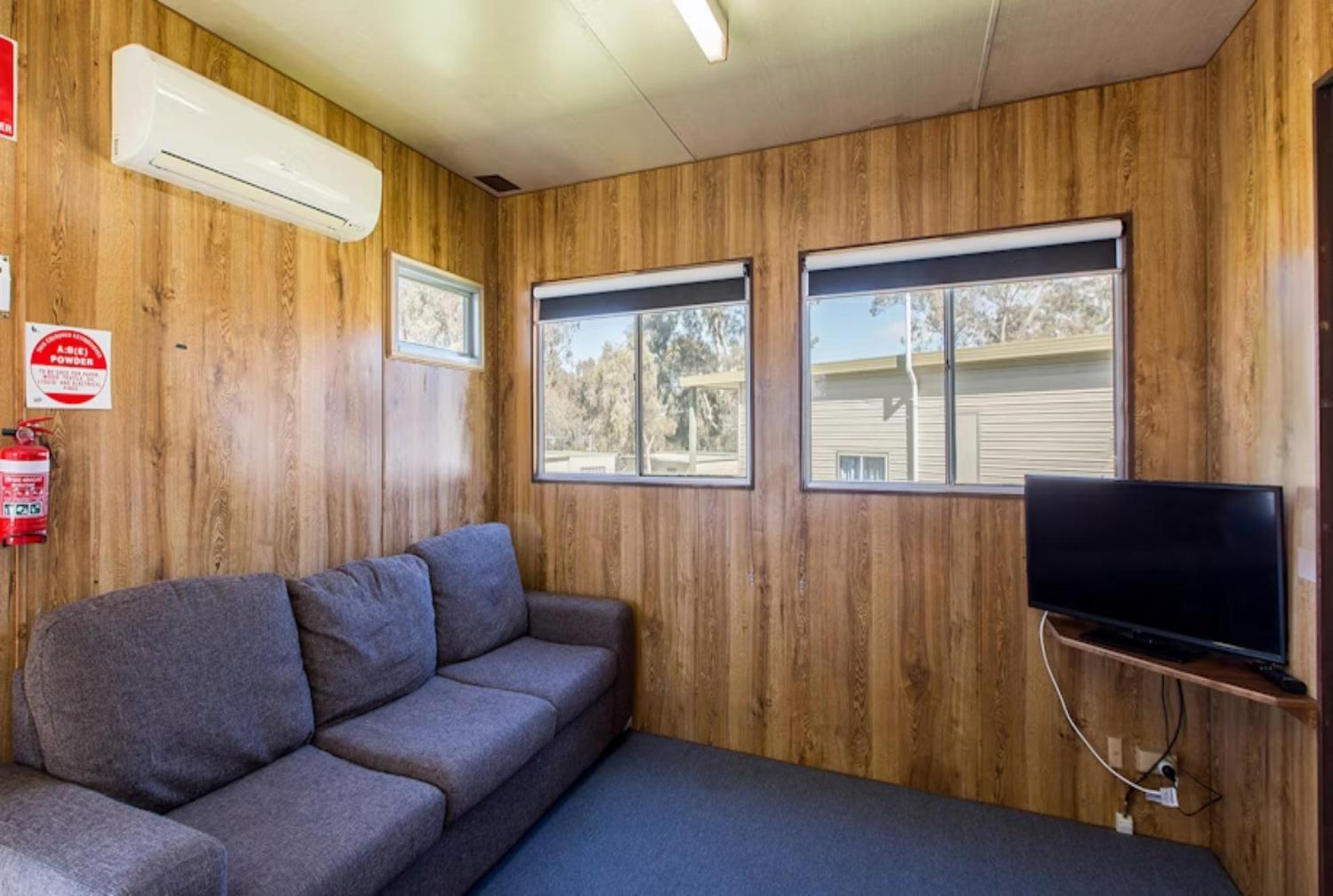 Economy 2 Bedroom Cabin - Sleeps 3 photo 3