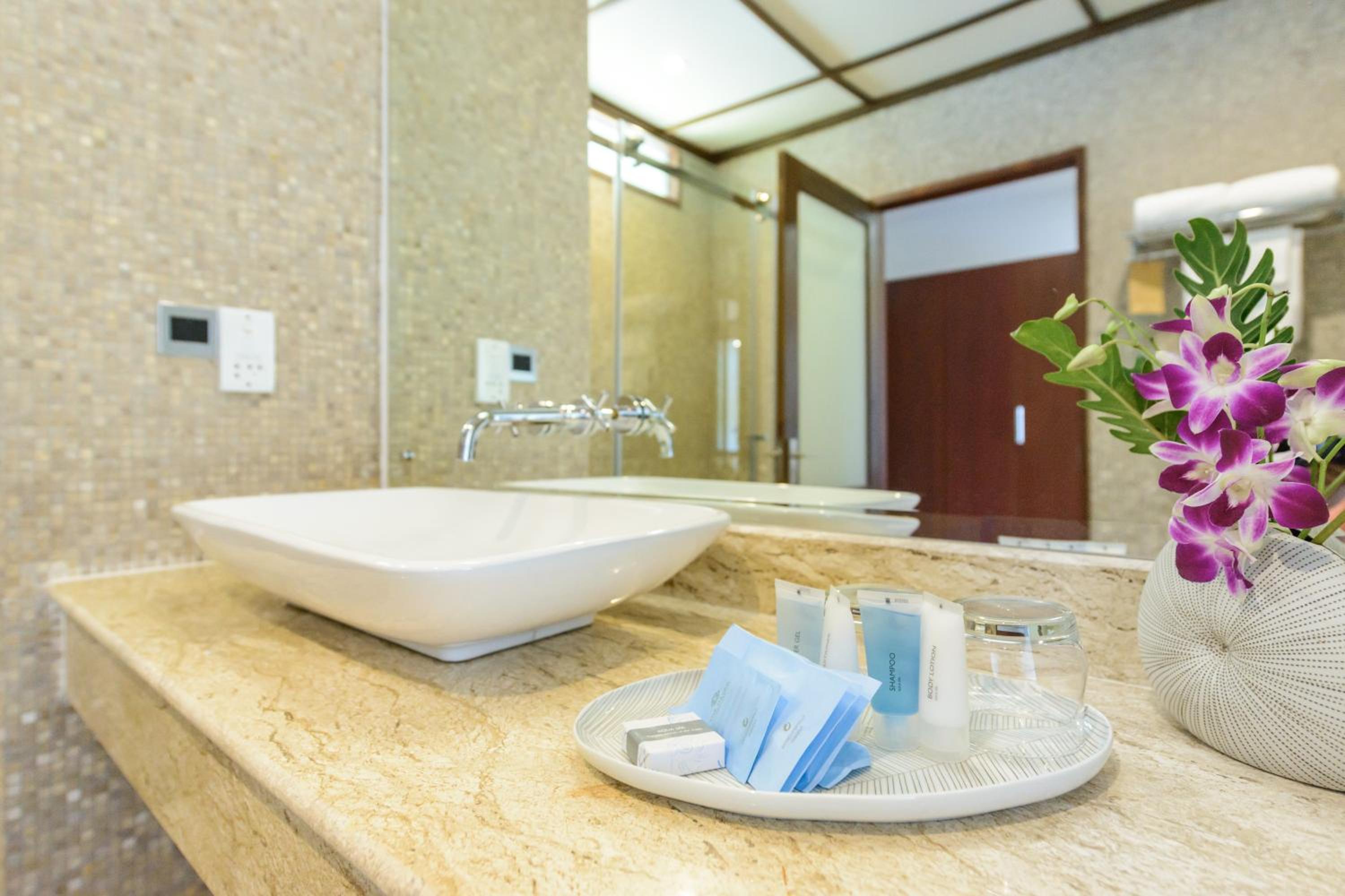 Deluxe Double or Twin Room With Pool Access - Adults Only - Photo 9