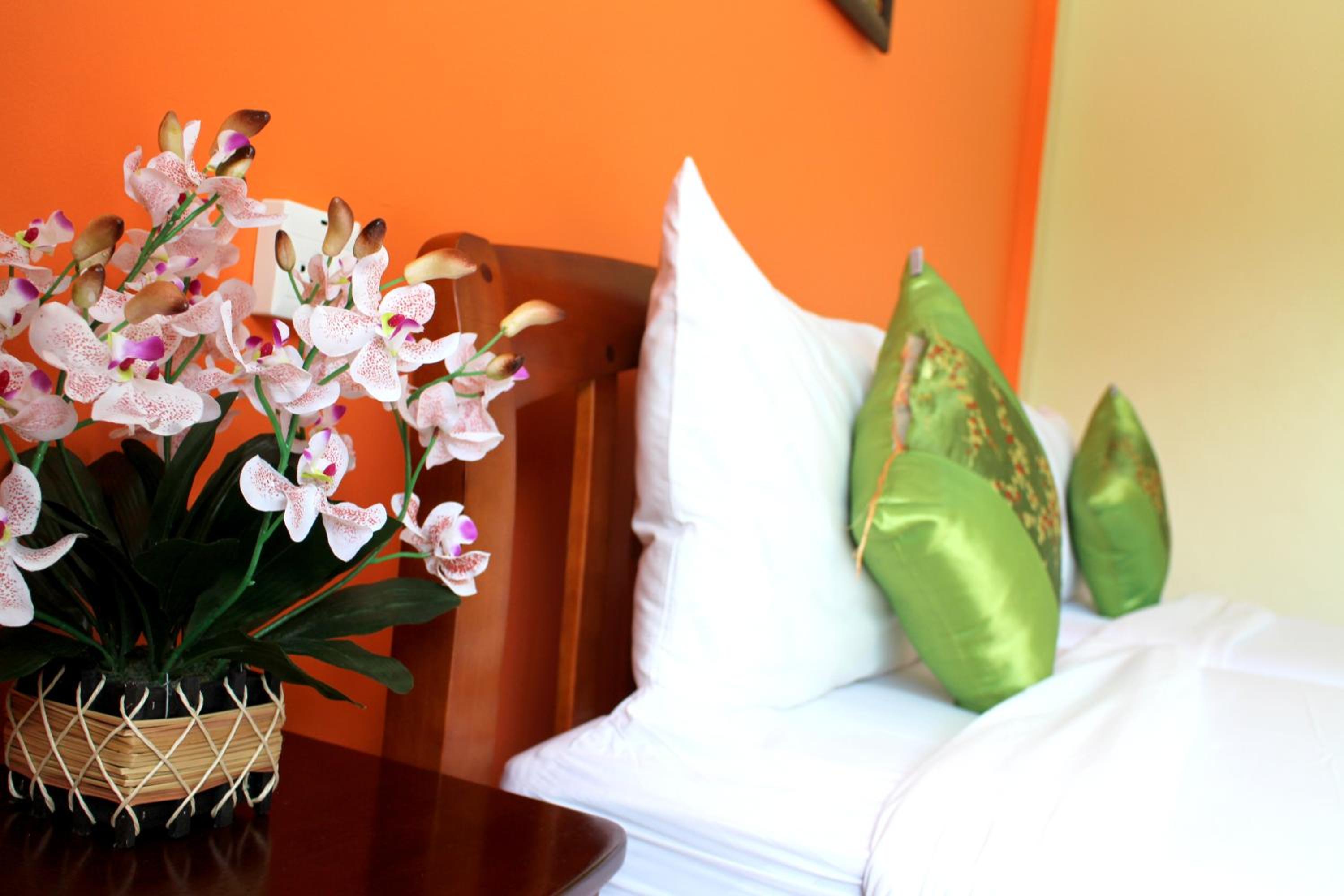 Triple Room with Balcony - Photo 7
