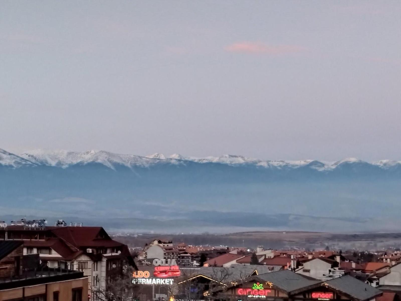 Apartment with View and Balcony photo 2