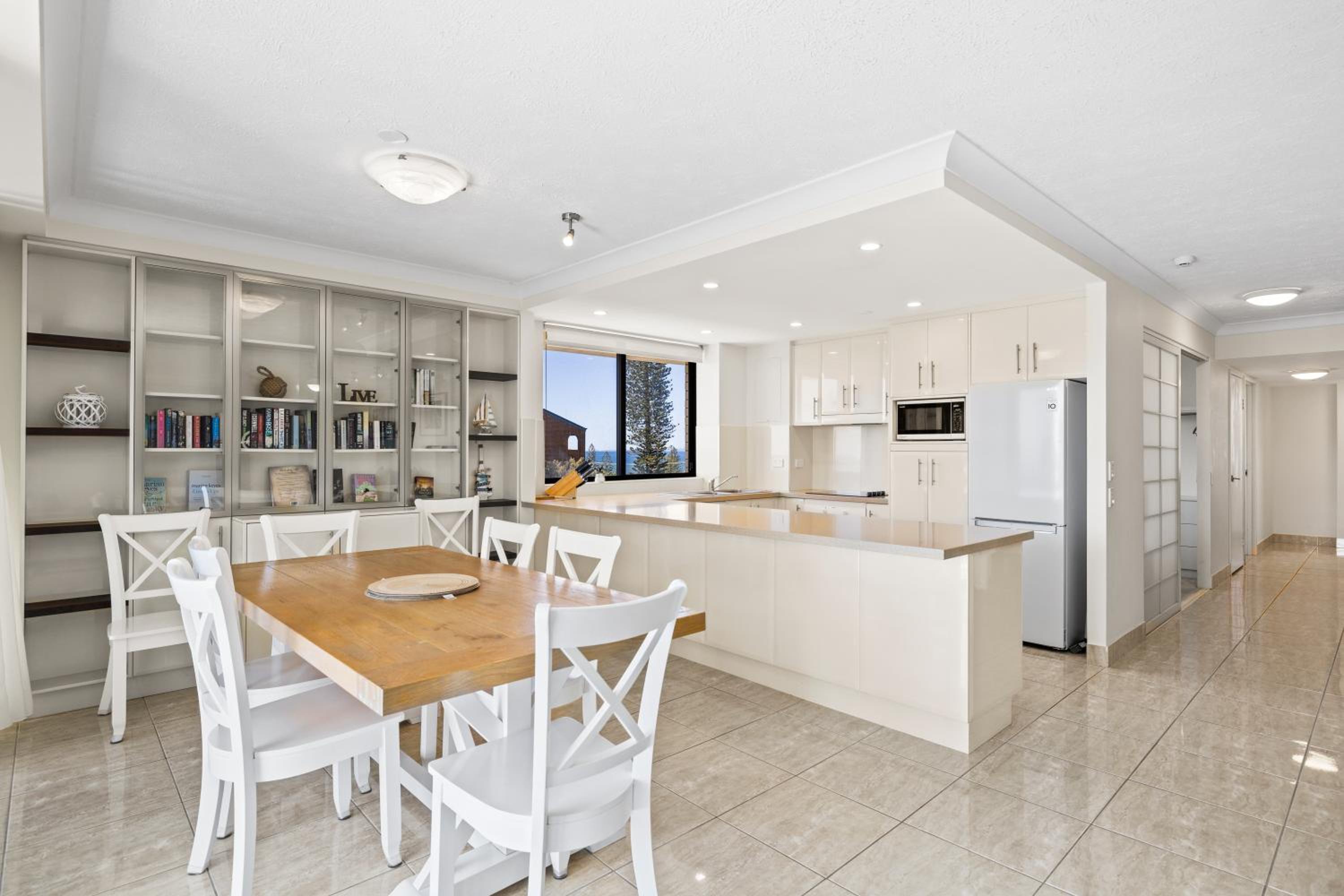 Three-Bedroom Apartment with Sea View photo 3