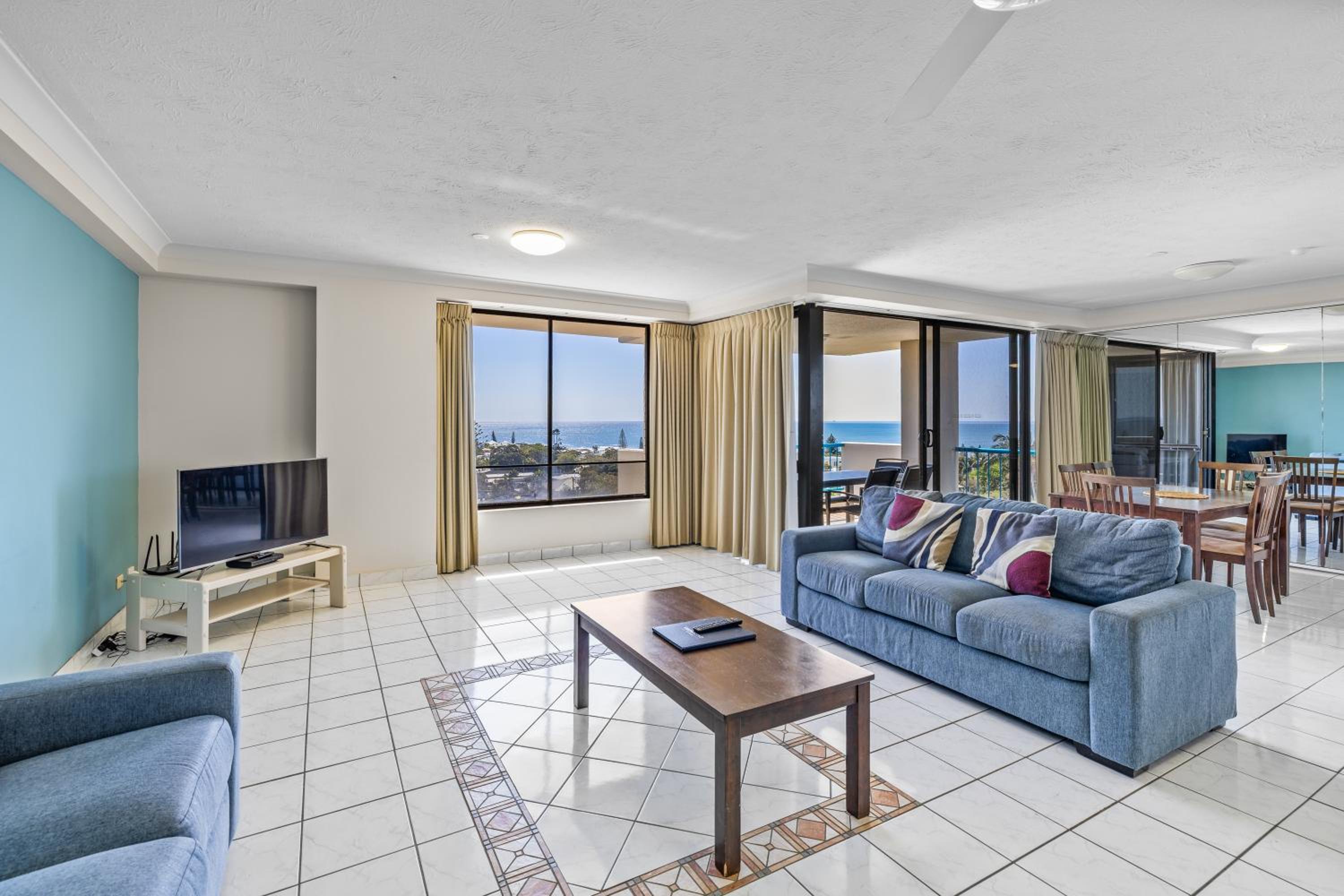 Three Bedroom Apartment - Upper Level Ocean View 