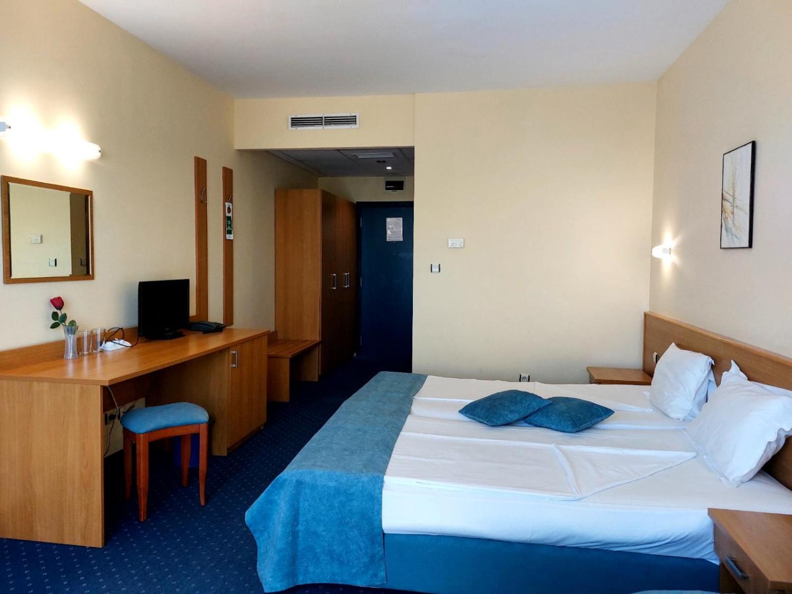 Standard Triple Room - Photo 2