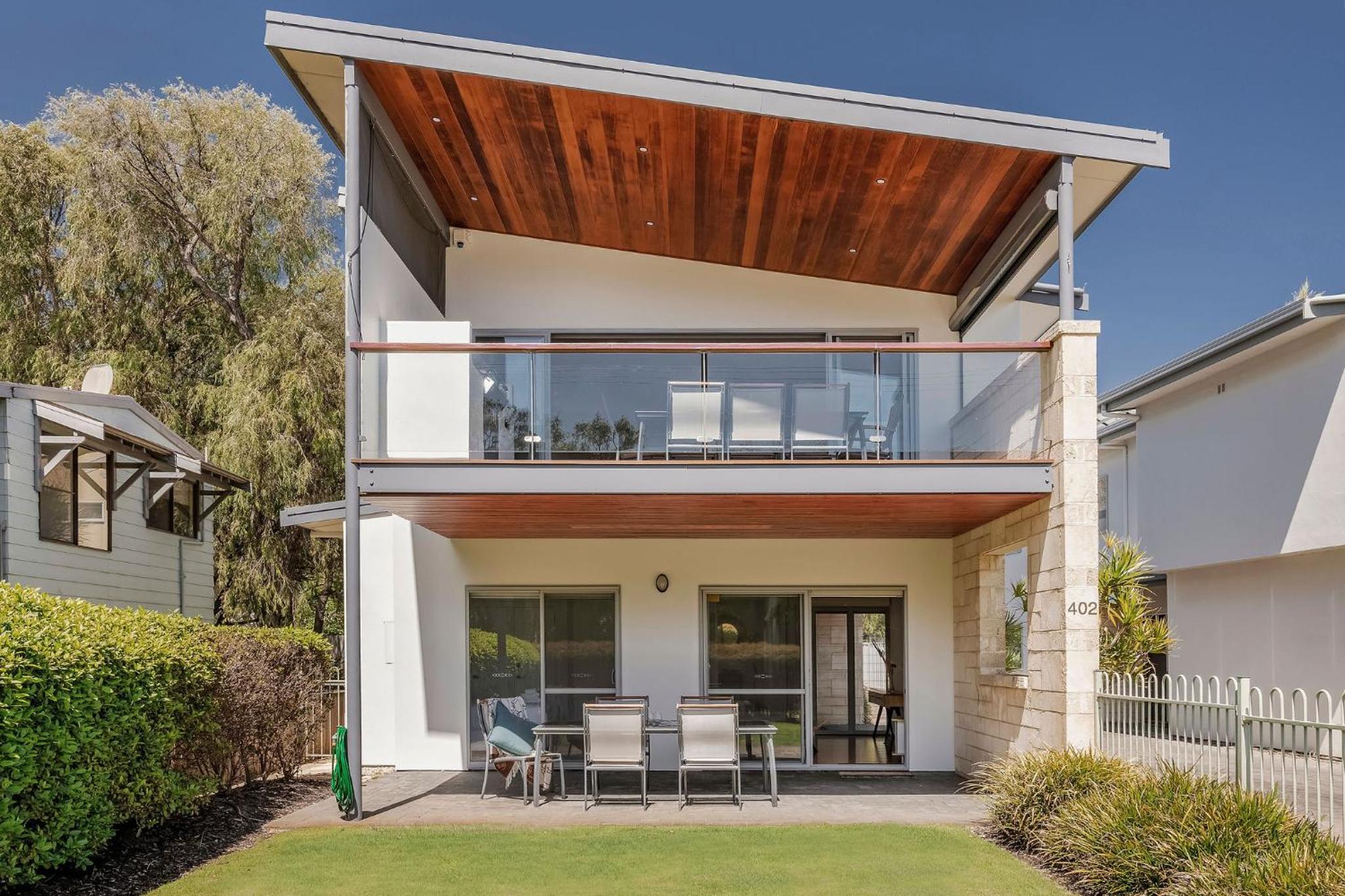 Four-Bedroom House photo 1