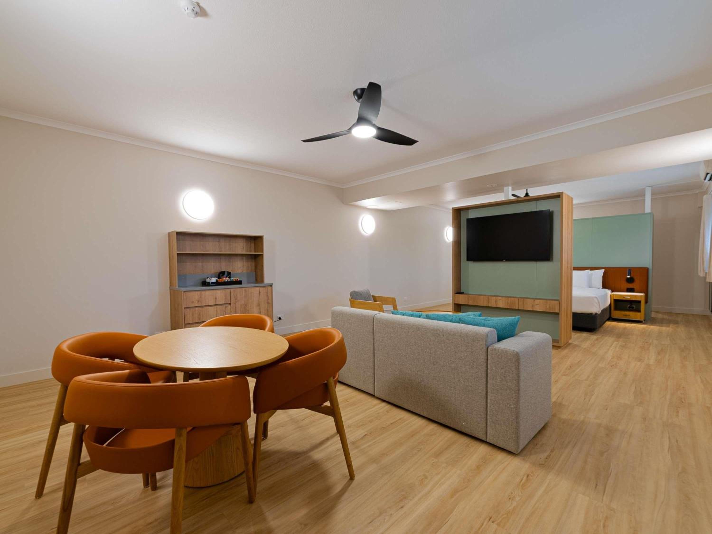 One-Bedroom Executive Suite  - Photo 8