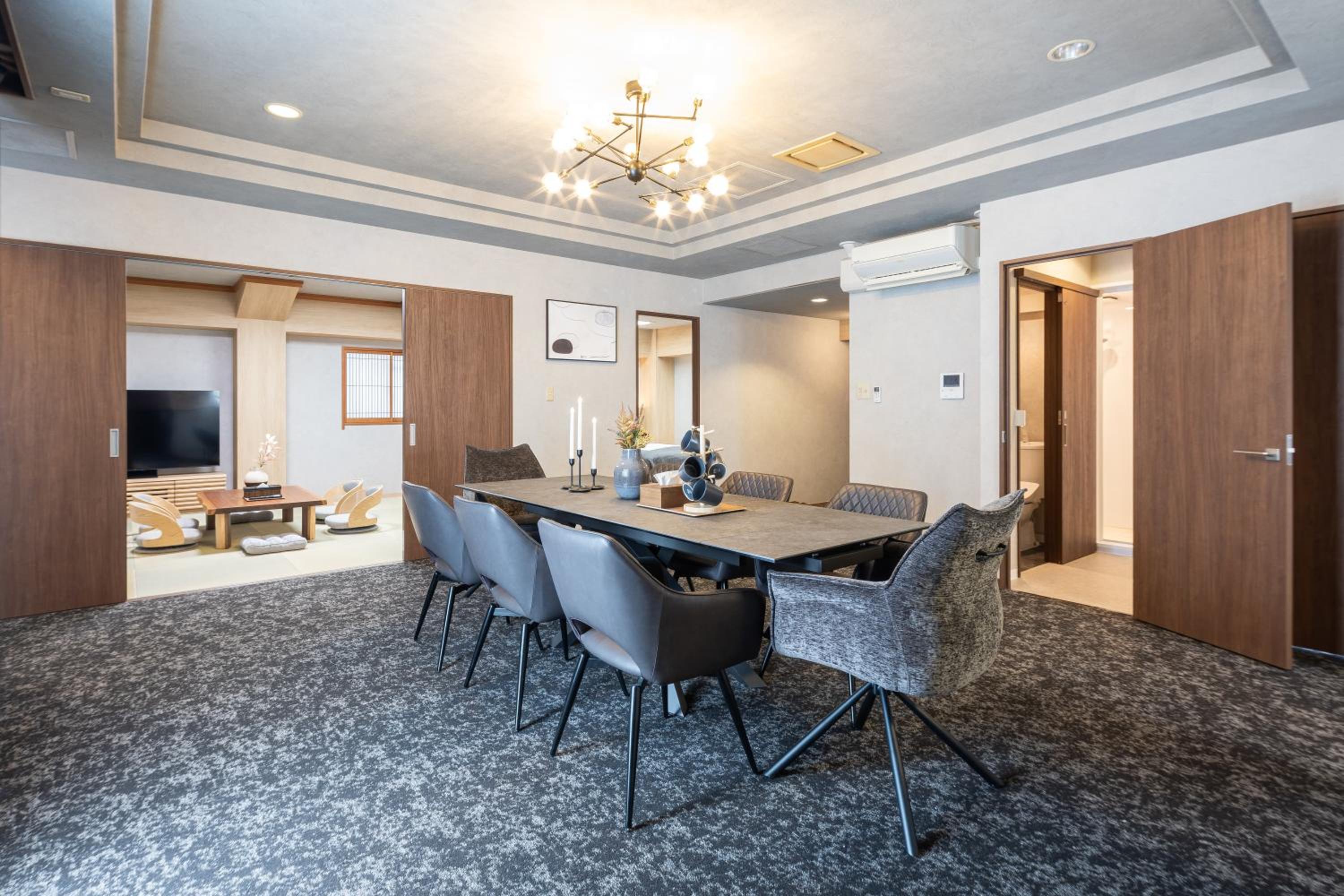 Deluxe Suite