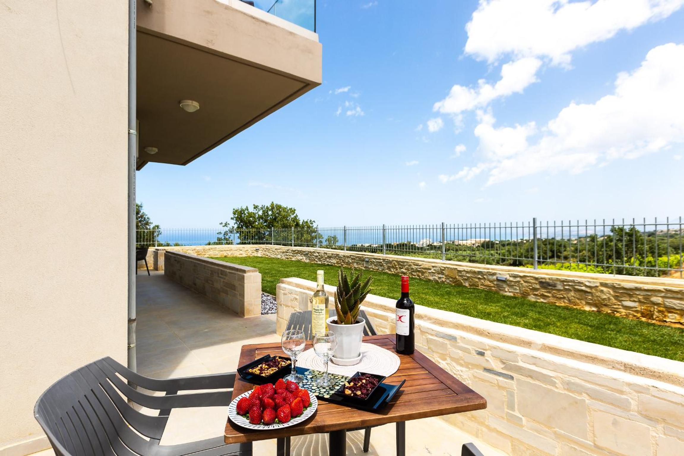 Superior One Bedroom Apartment with Sea View - Ground Level photo 3