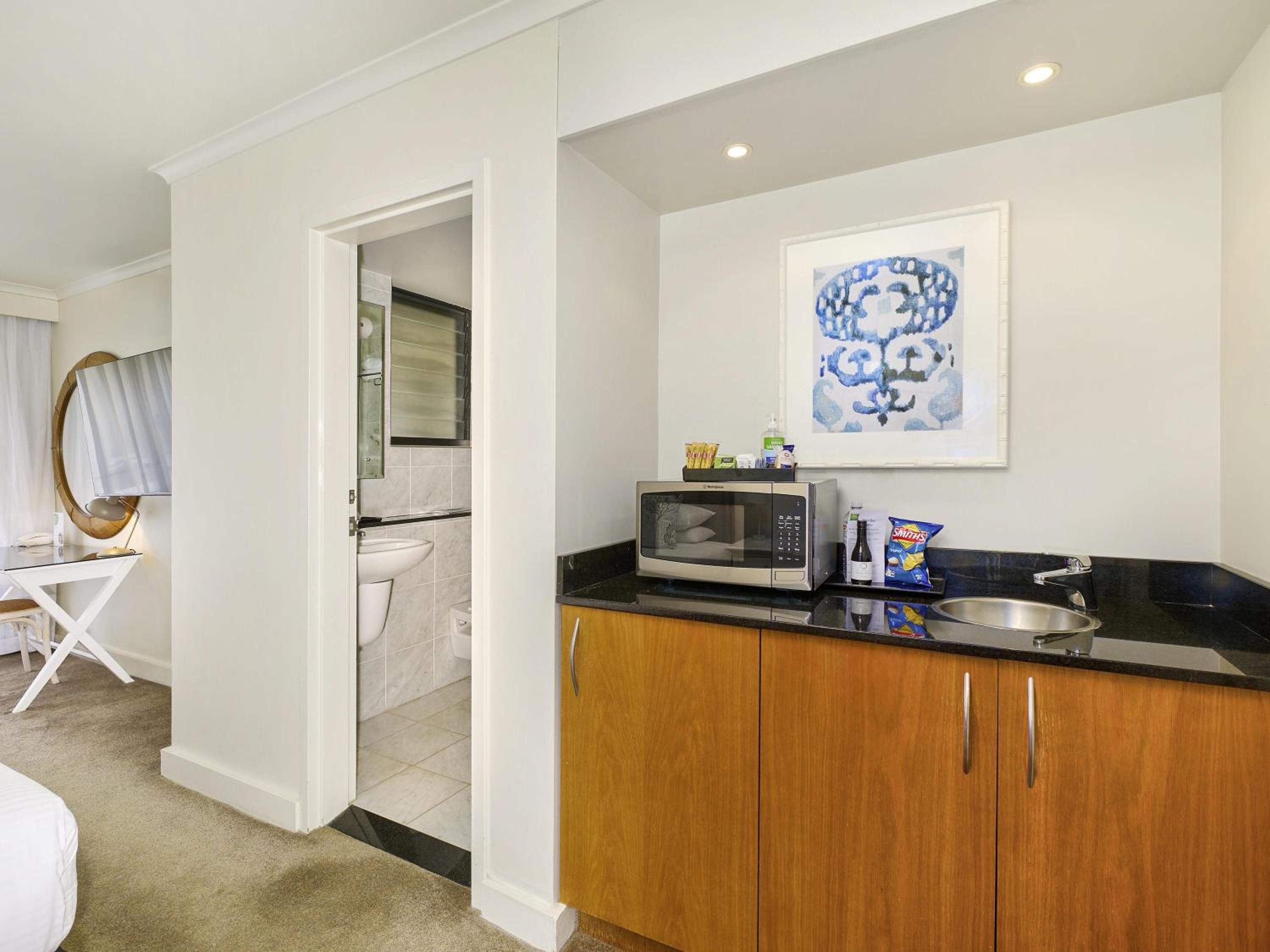 Standard King Room - Photo 3