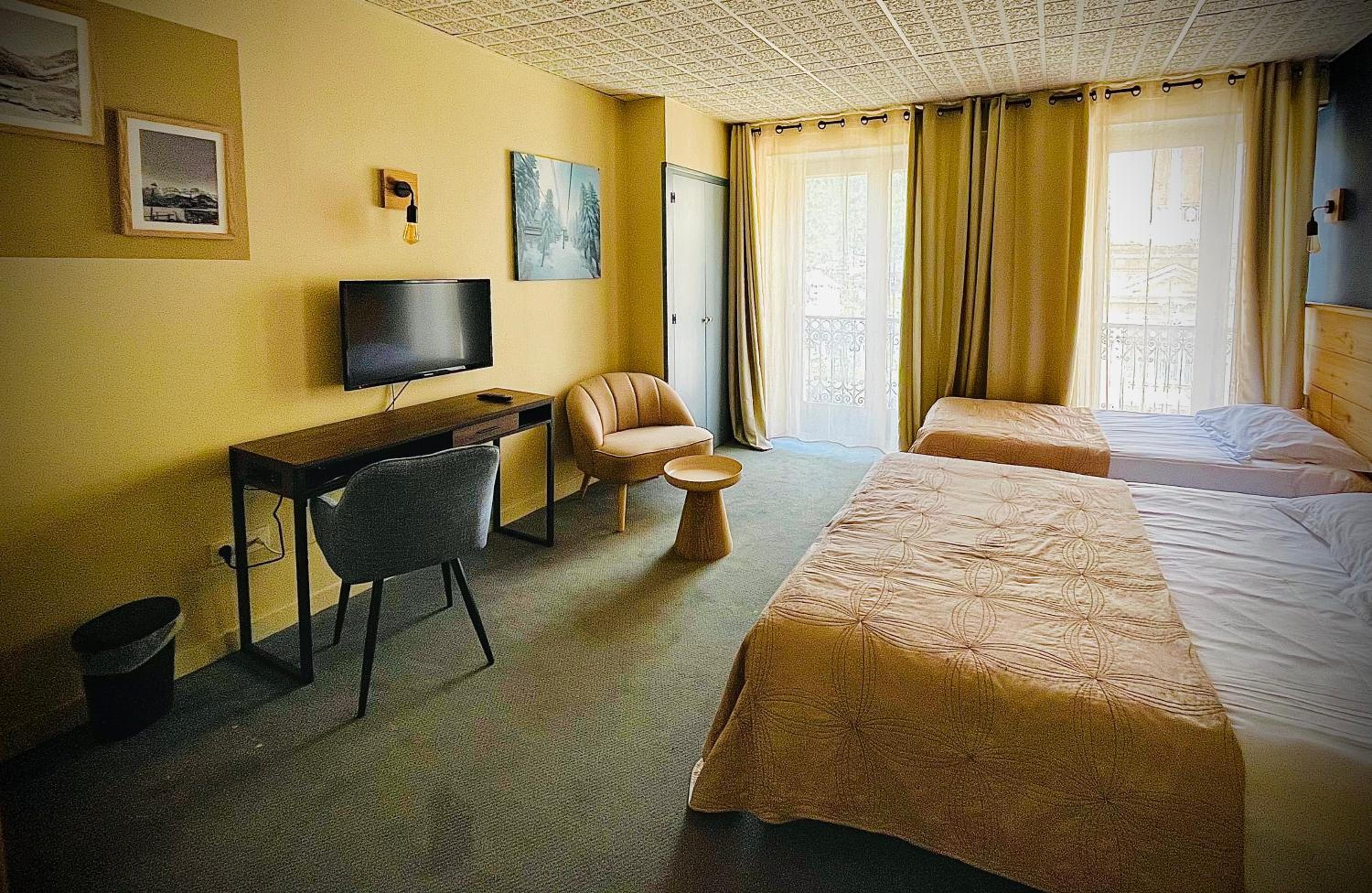  Superior Quadruple Room with Balcony and Mountain View